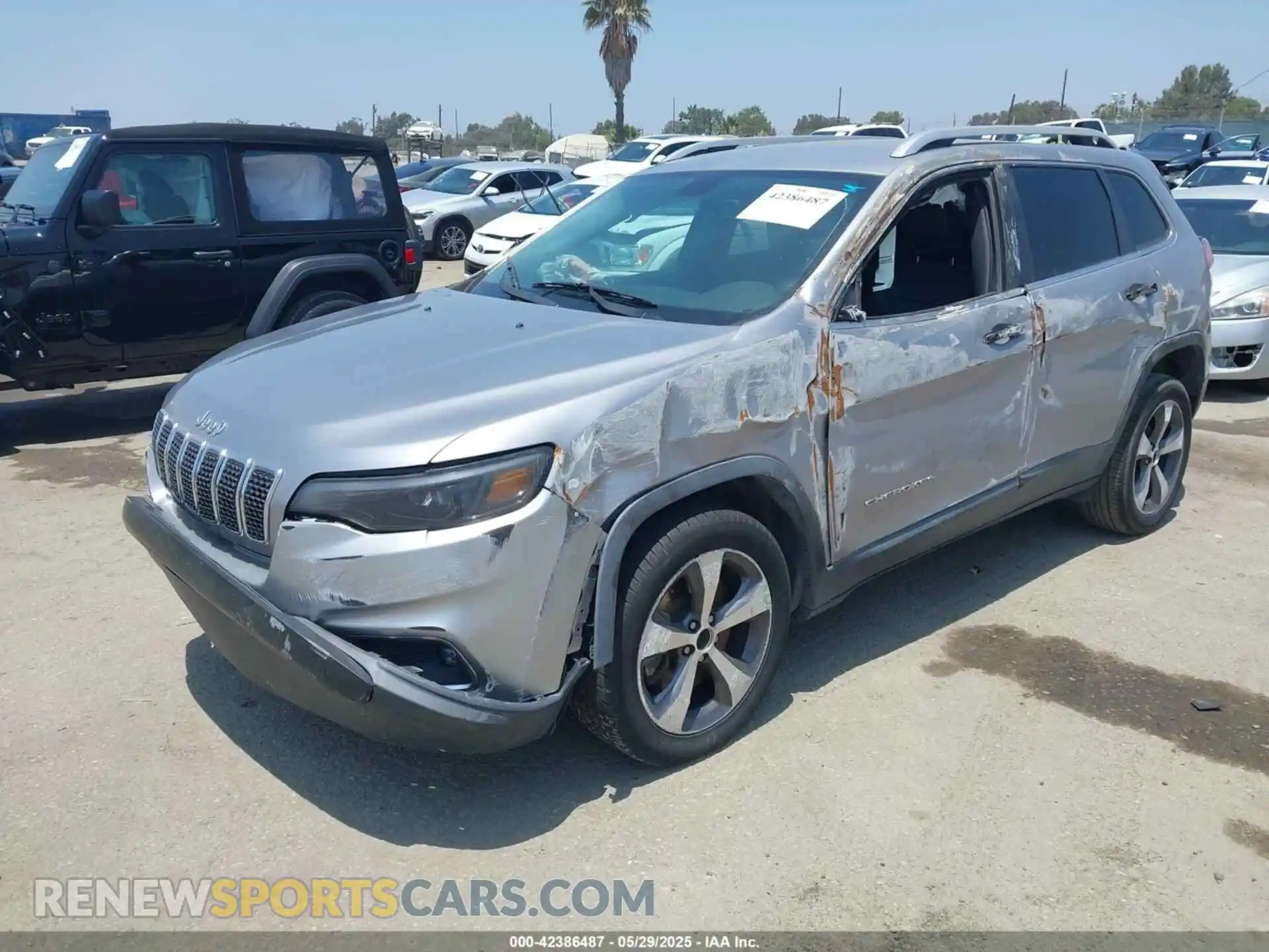 2 Photograph of a damaged car 1C4PJLDB7KD207845 JEEP CHEROKEE 2019