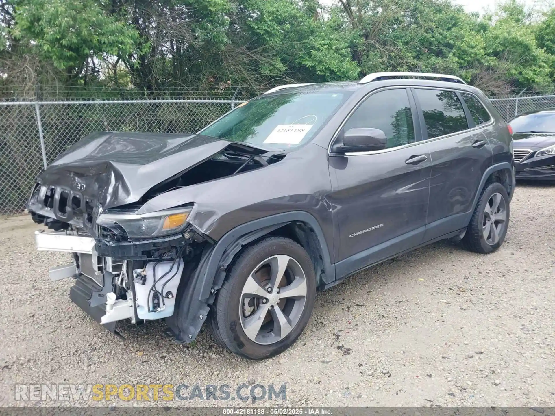 2 Photograph of a damaged car 1C4PJLDB8KD144495 JEEP CHEROKEE 2019