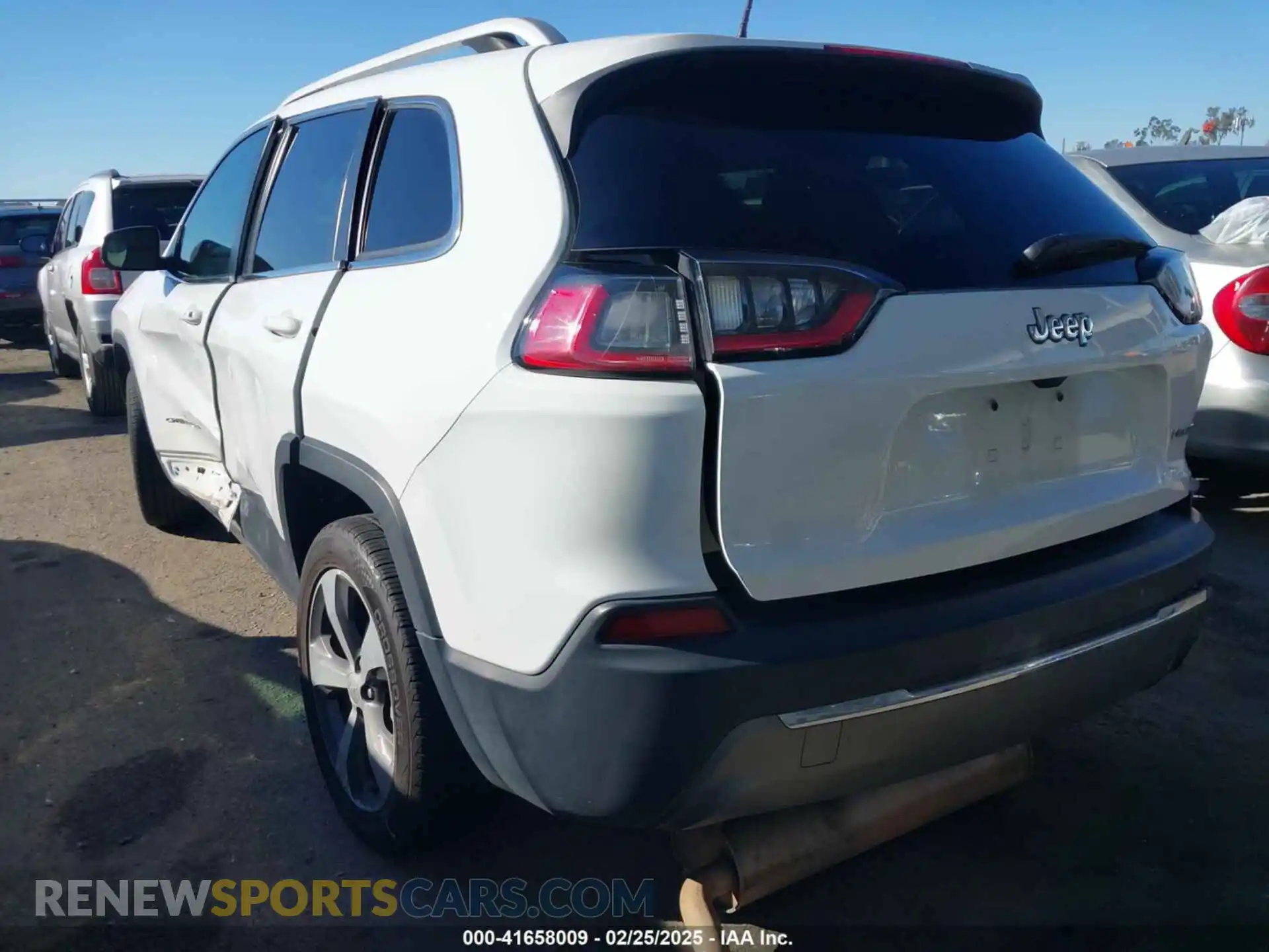 3 Photograph of a damaged car 1C4PJLDB9KD443526 JEEP CHEROKEE 2019