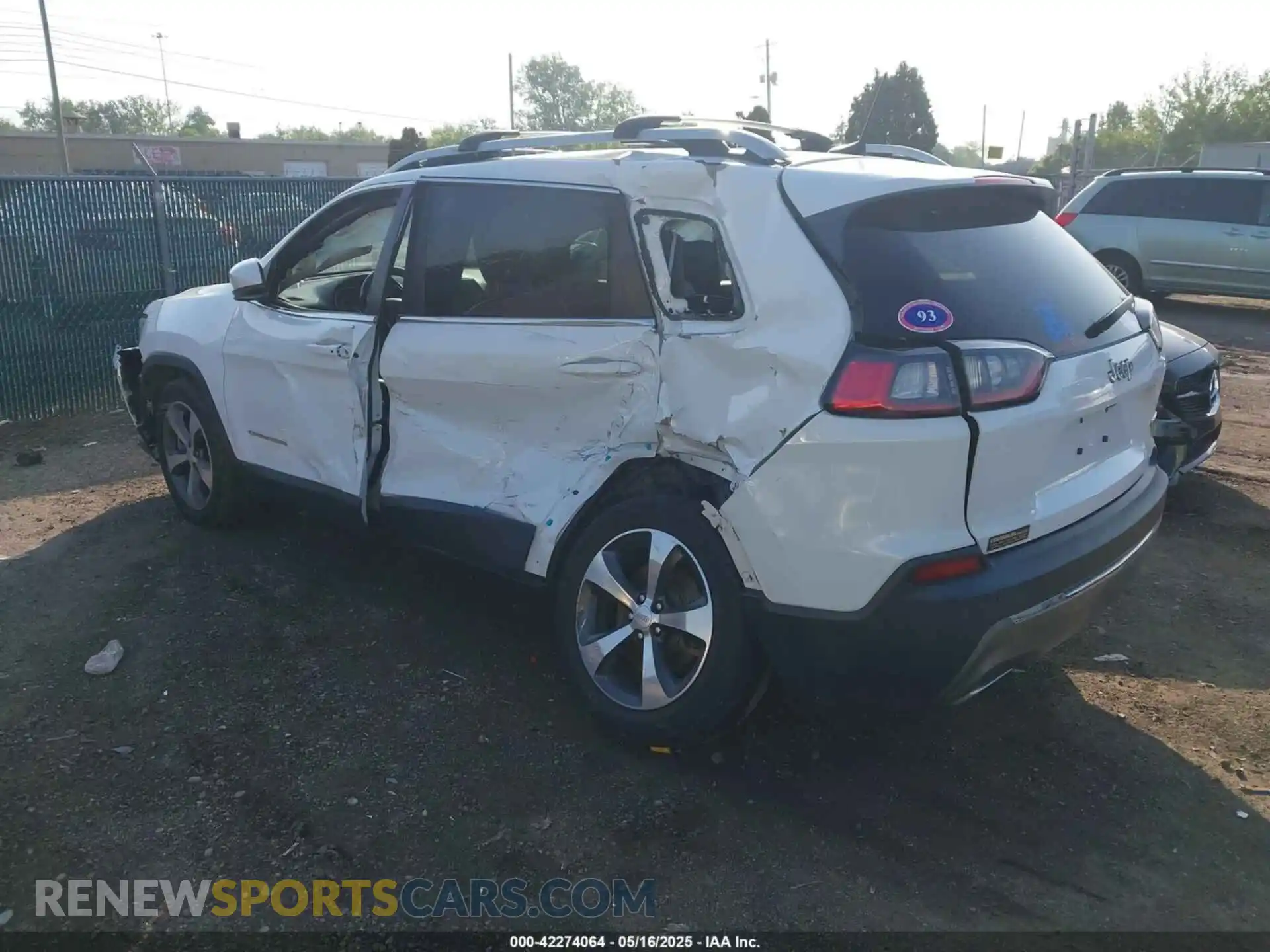 3 Photograph of a damaged car 1C4PJLDX9KD110531 JEEP CHEROKEE 2019