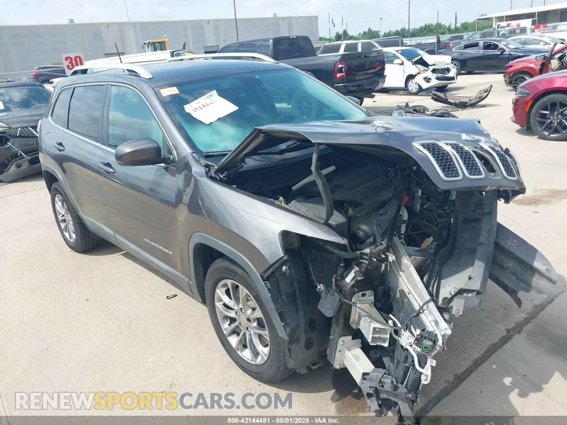 1 Photograph of a damaged car 1C4PJLLB2KD333239 JEEP CHEROKEE 2019