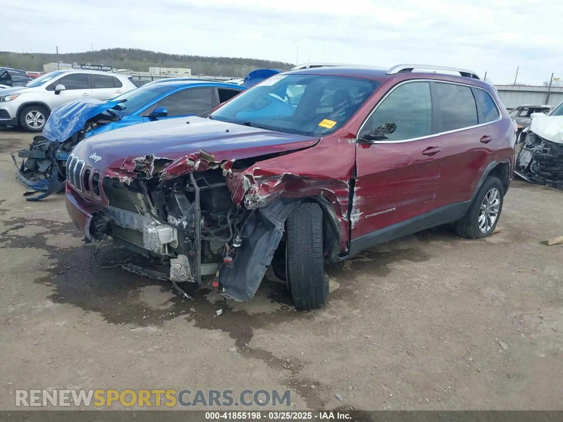 2 Photograph of a damaged car 1C4PJLLB3KD128982 JEEP CHEROKEE 2019
