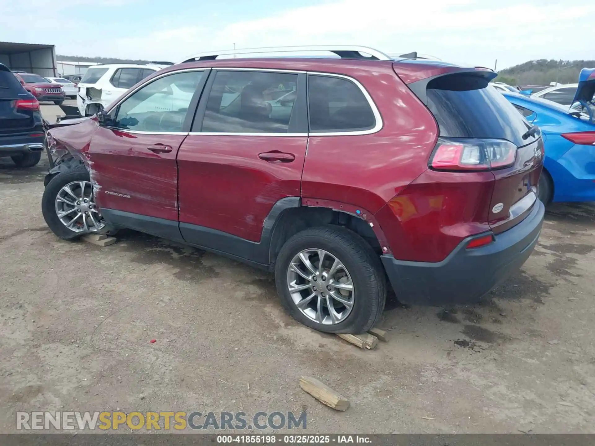 3 Photograph of a damaged car 1C4PJLLB3KD128982 JEEP CHEROKEE 2019