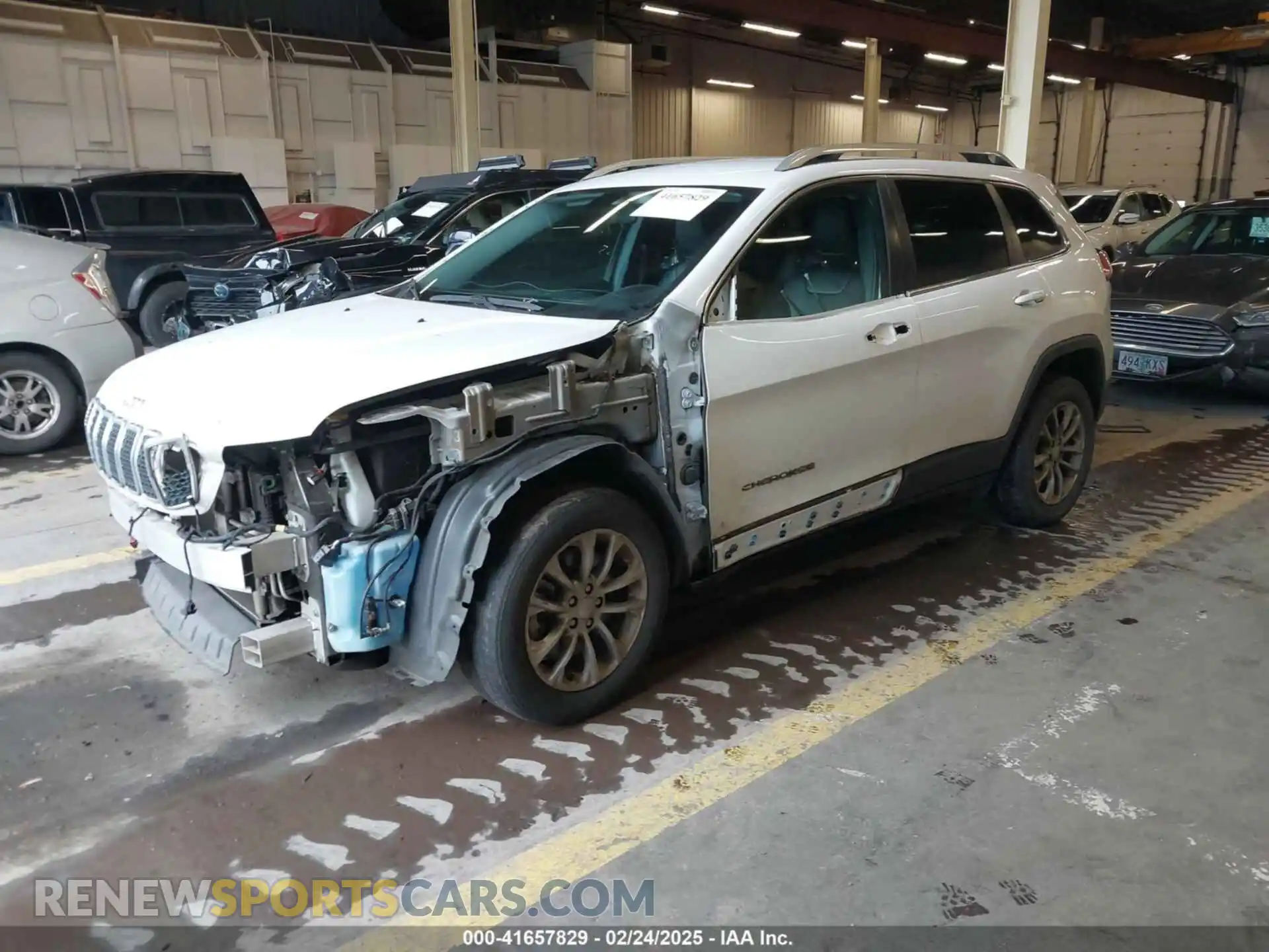 2 Photograph of a damaged car 1C4PJLLB3KD186834 JEEP CHEROKEE 2019