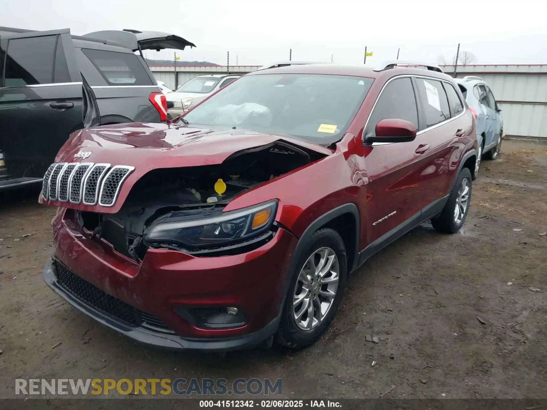 2 Photograph of a damaged car 1C4PJLLB4KD226533 JEEP CHEROKEE 2019