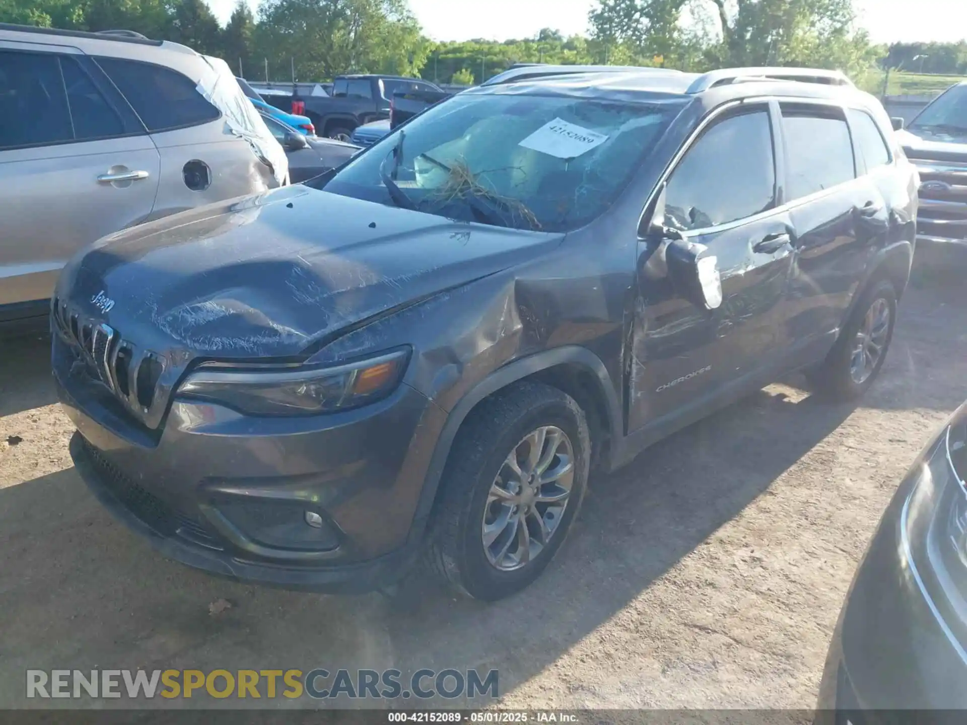 2 Photograph of a damaged car 1C4PJLLB6KD482852 JEEP CHEROKEE 2019