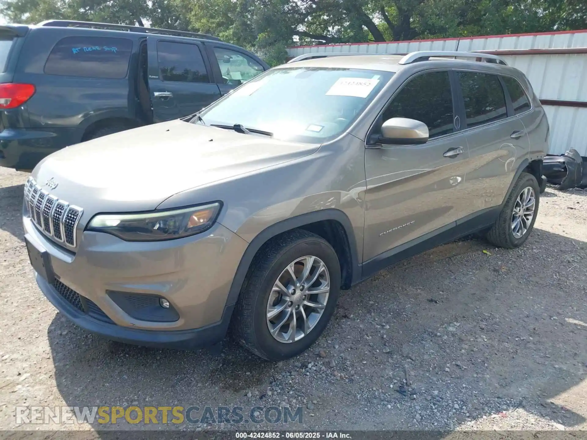 2 fotografías del automóvil dañado 1C4PJLLBXKD164846 JEEP CHEROKEE 2019