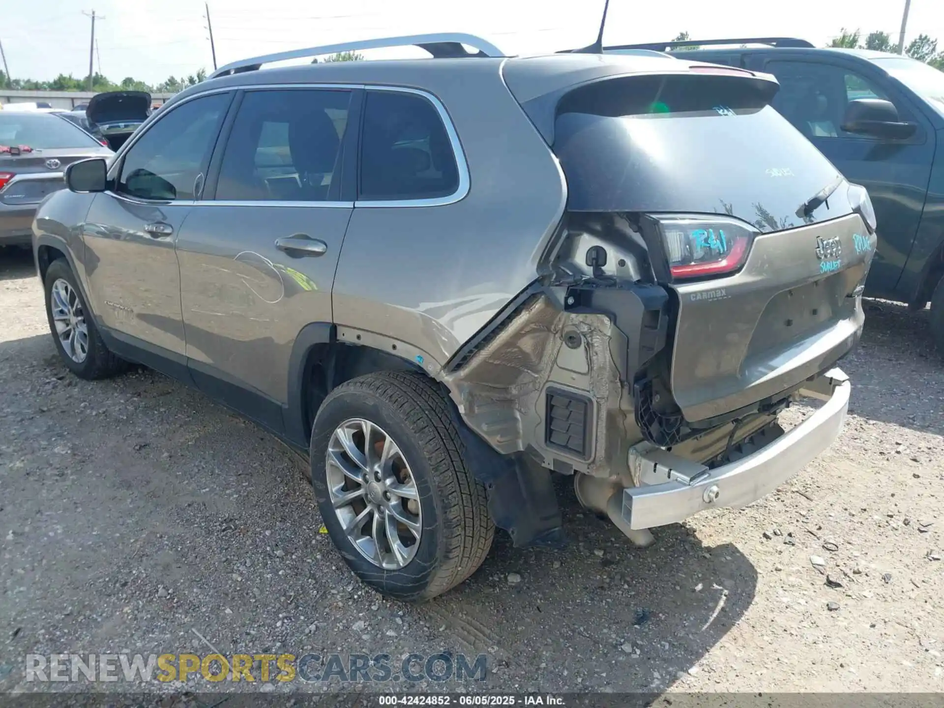 3 fotografías del automóvil dañado 1C4PJLLBXKD164846 JEEP CHEROKEE 2019