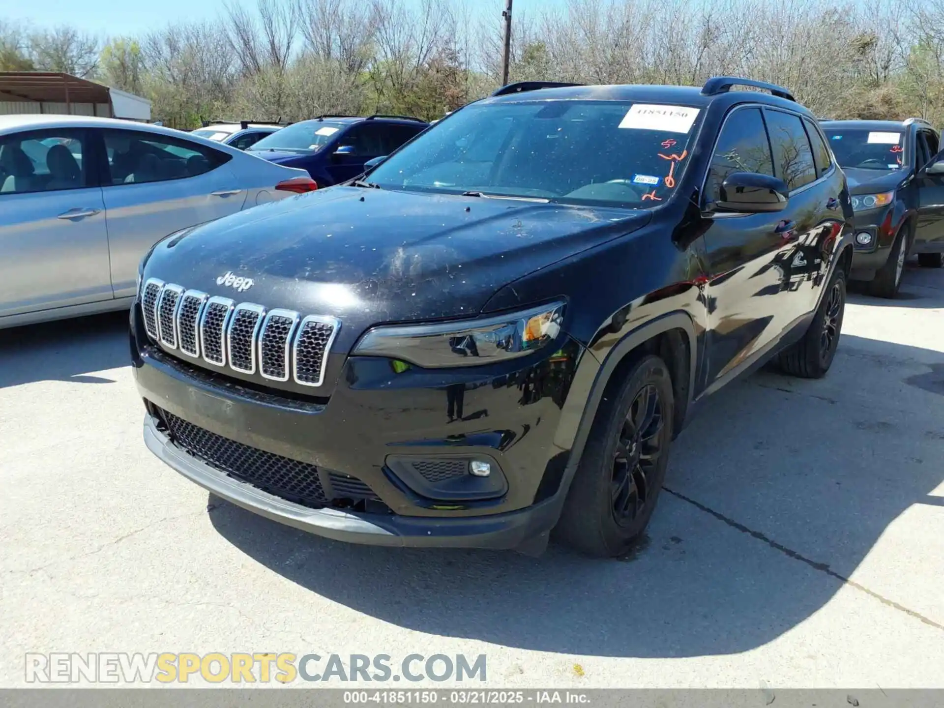 2 Photograph of a damaged car 1C4PJLLBXKD176124 JEEP CHEROKEE 2019