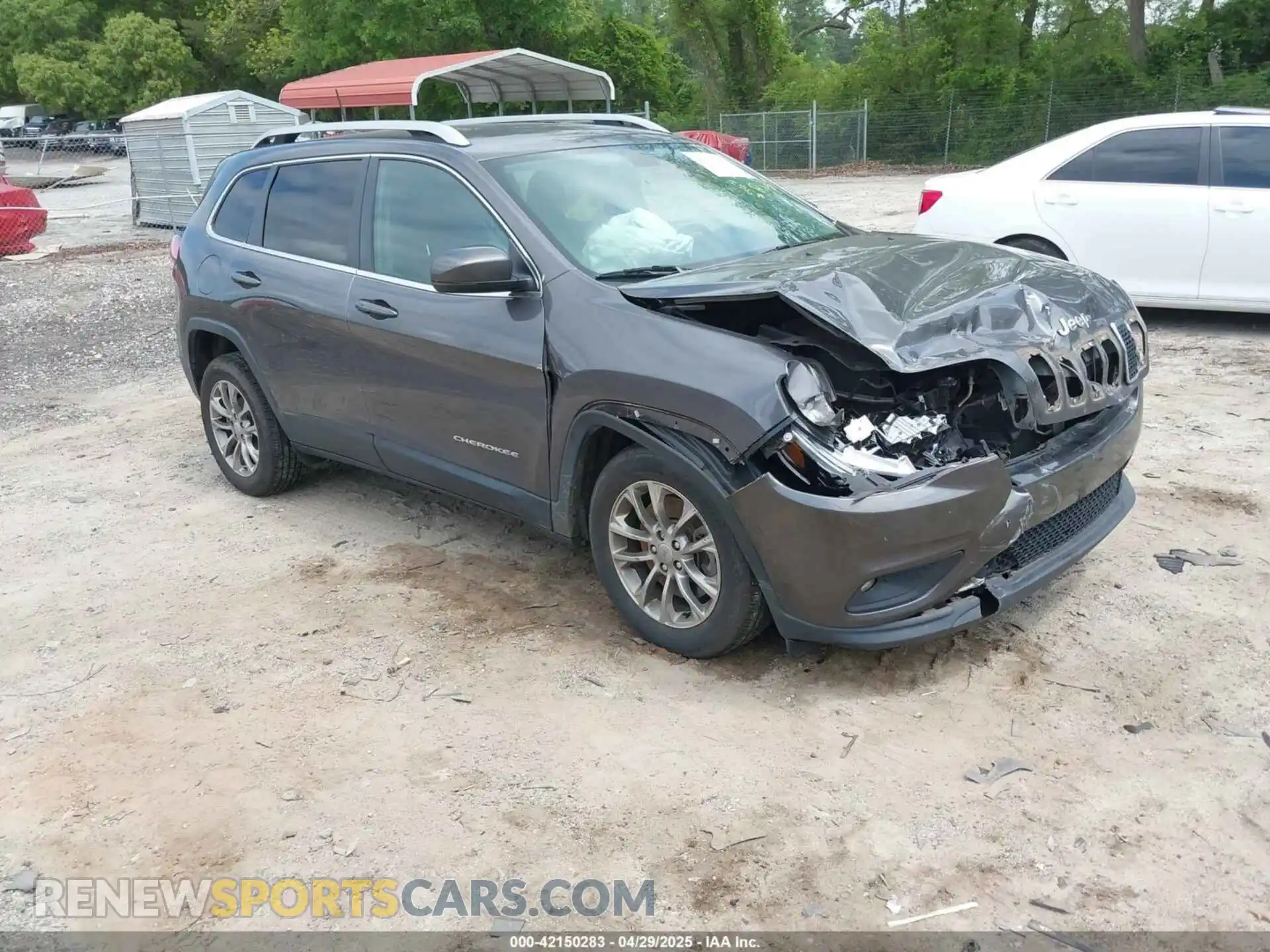 1 Photograph of a damaged car 1C4PJLLBXKD305219 JEEP CHEROKEE 2019