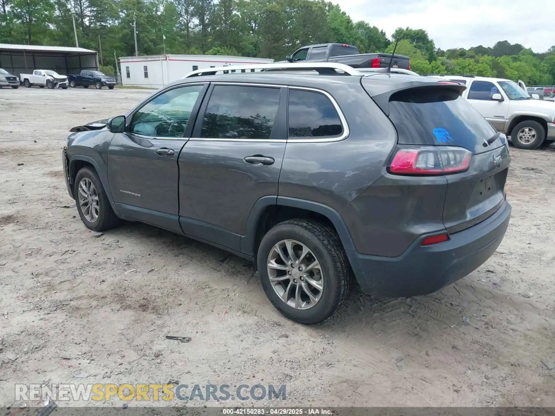 3 Photograph of a damaged car 1C4PJLLBXKD305219 JEEP CHEROKEE 2019