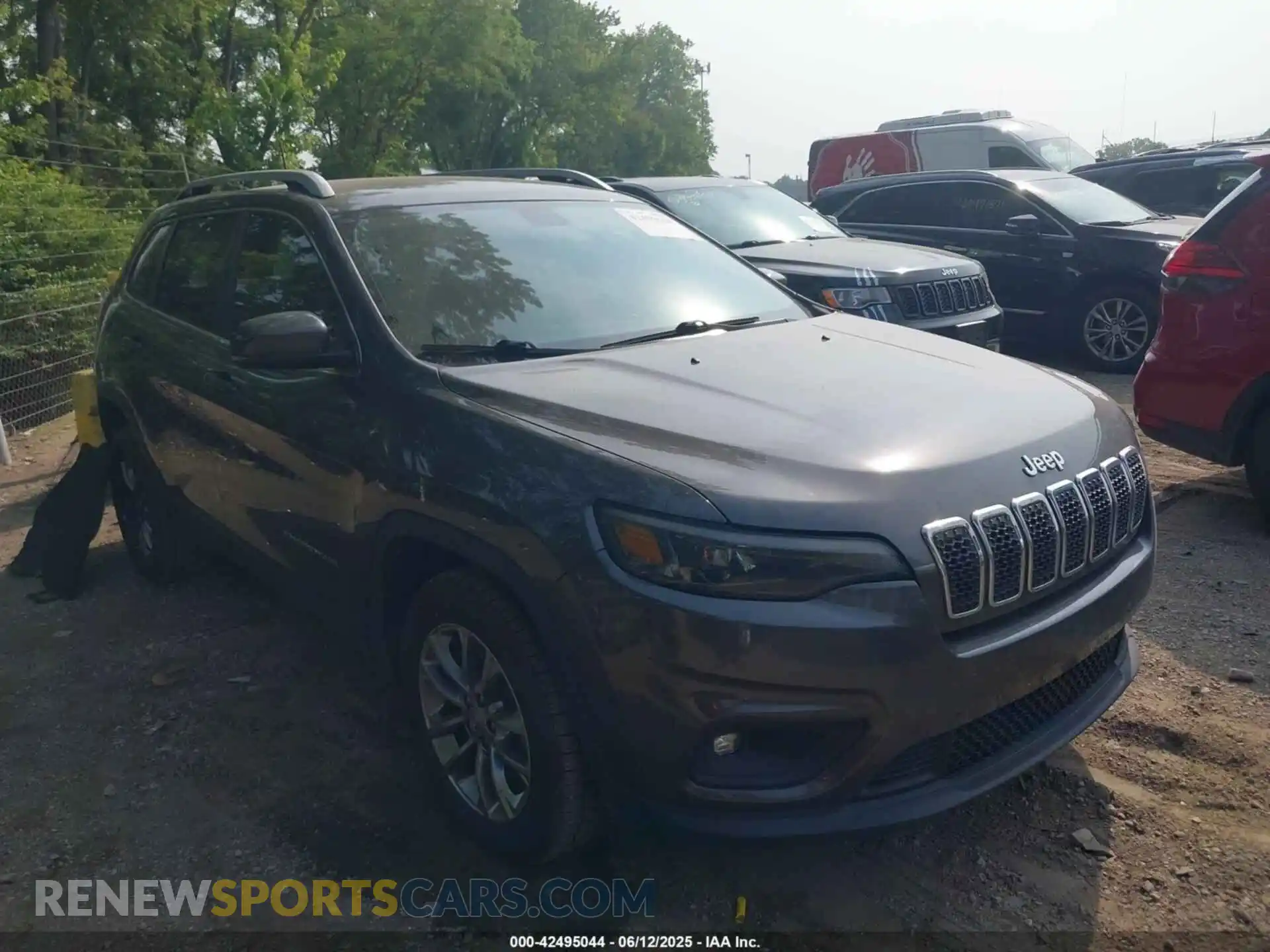 1 Photograph of a damaged car 1C4PJLLX3KD110171 JEEP CHEROKEE 2019