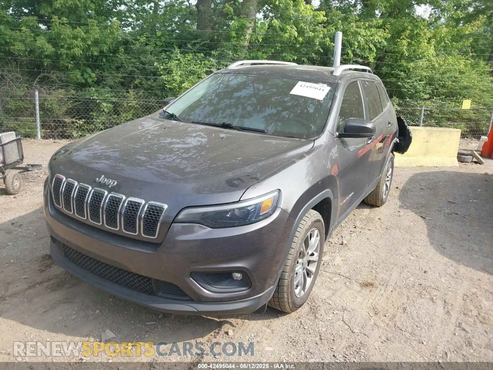 2 Photograph of a damaged car 1C4PJLLX3KD110171 JEEP CHEROKEE 2019