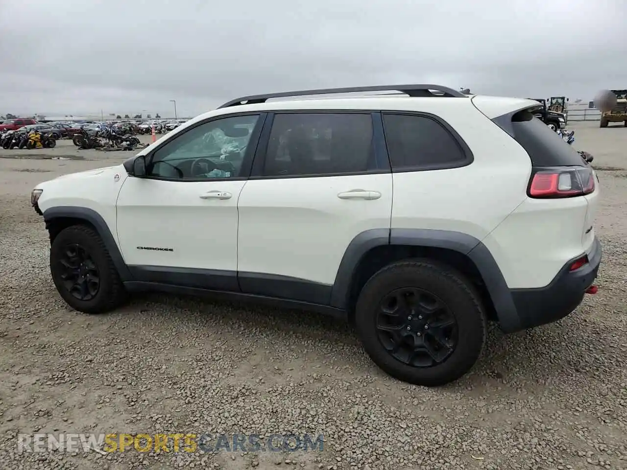 2 Photograph of a damaged car 1C4PJMBX0KD127324 JEEP CHEROKEE 2019