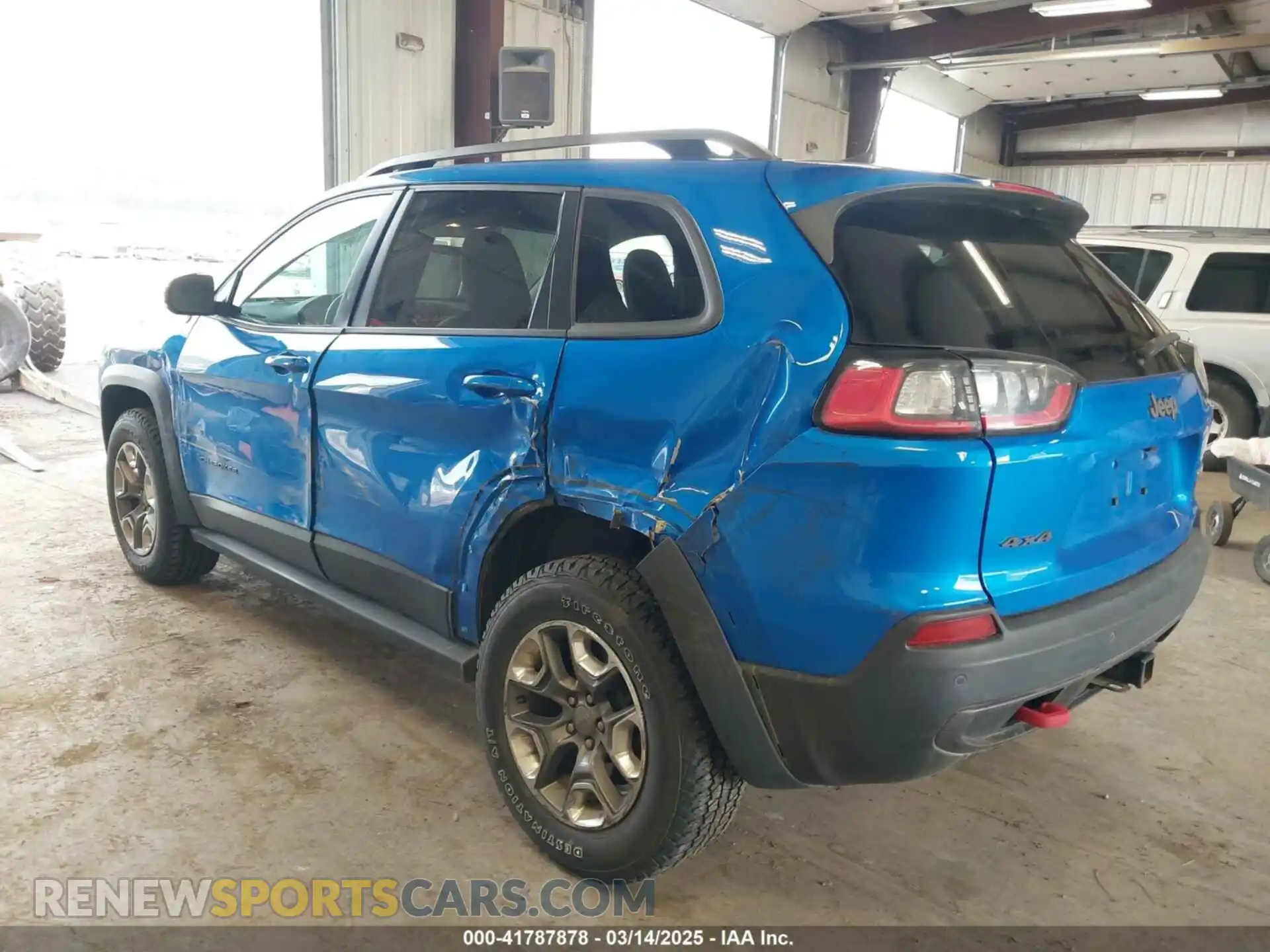 3 Photograph of a damaged car 1C4PJMBX0KD168097 JEEP CHEROKEE 2019