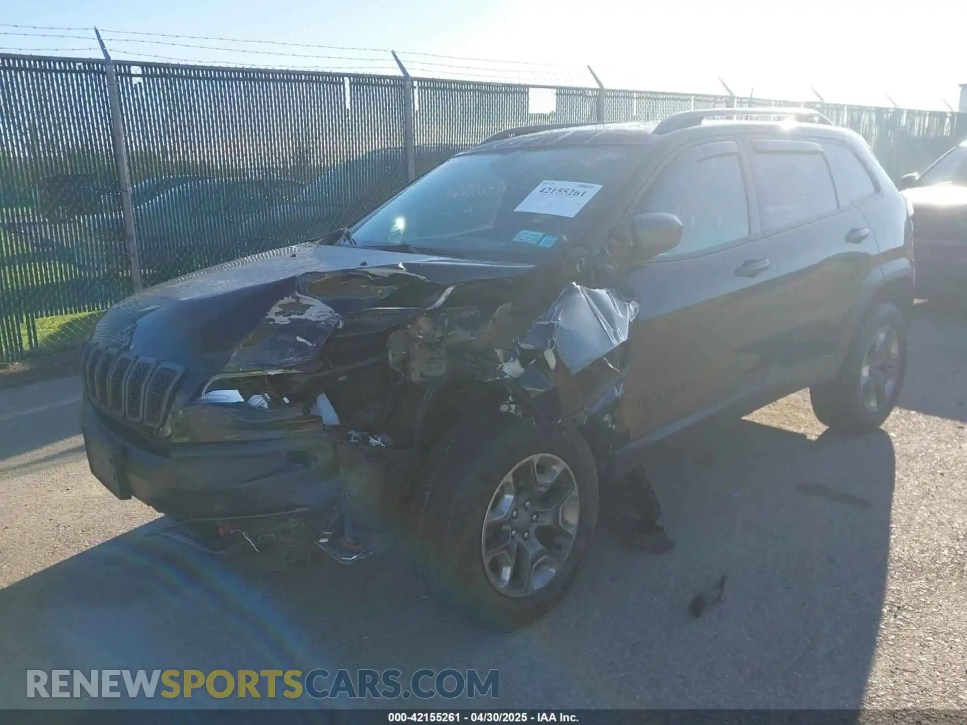 2 fotografías del automóvil dañado 1C4PJMBX0KD210316 JEEP CHEROKEE 2019