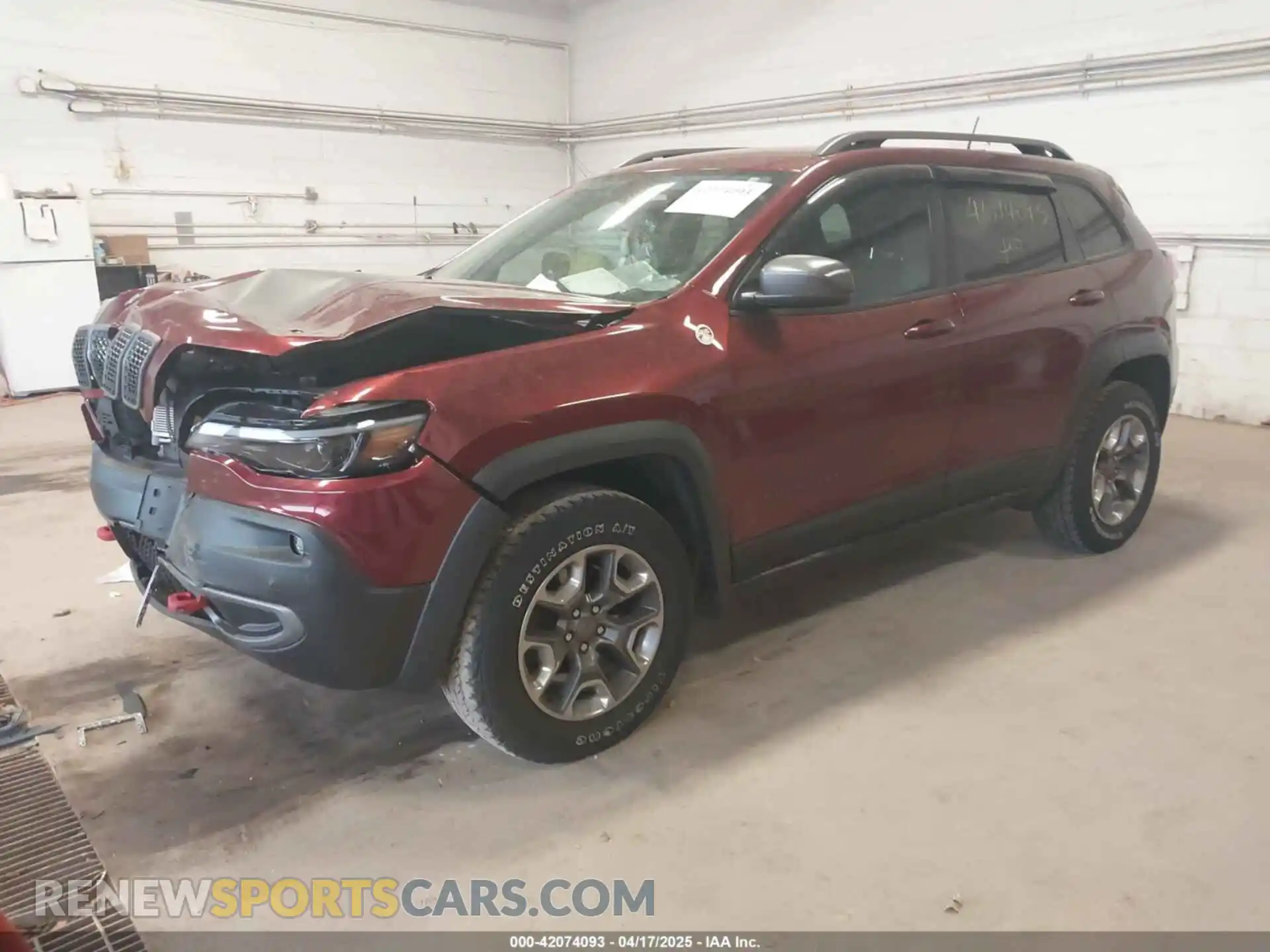 2 fotografías del automóvil dañado 1C4PJMBX0KD361981 JEEP CHEROKEE 2019