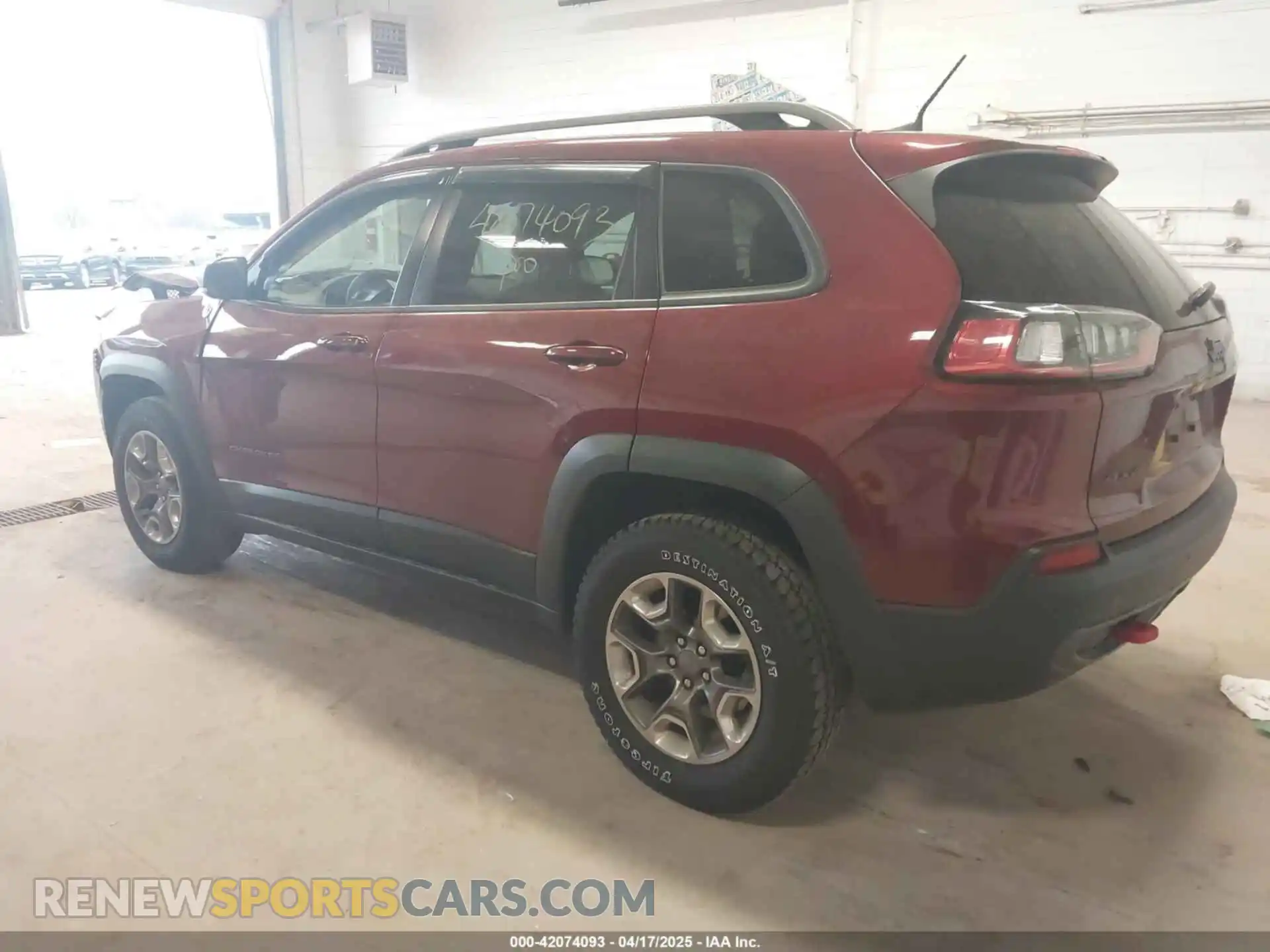 3 fotografías del automóvil dañado 1C4PJMBX0KD361981 JEEP CHEROKEE 2019