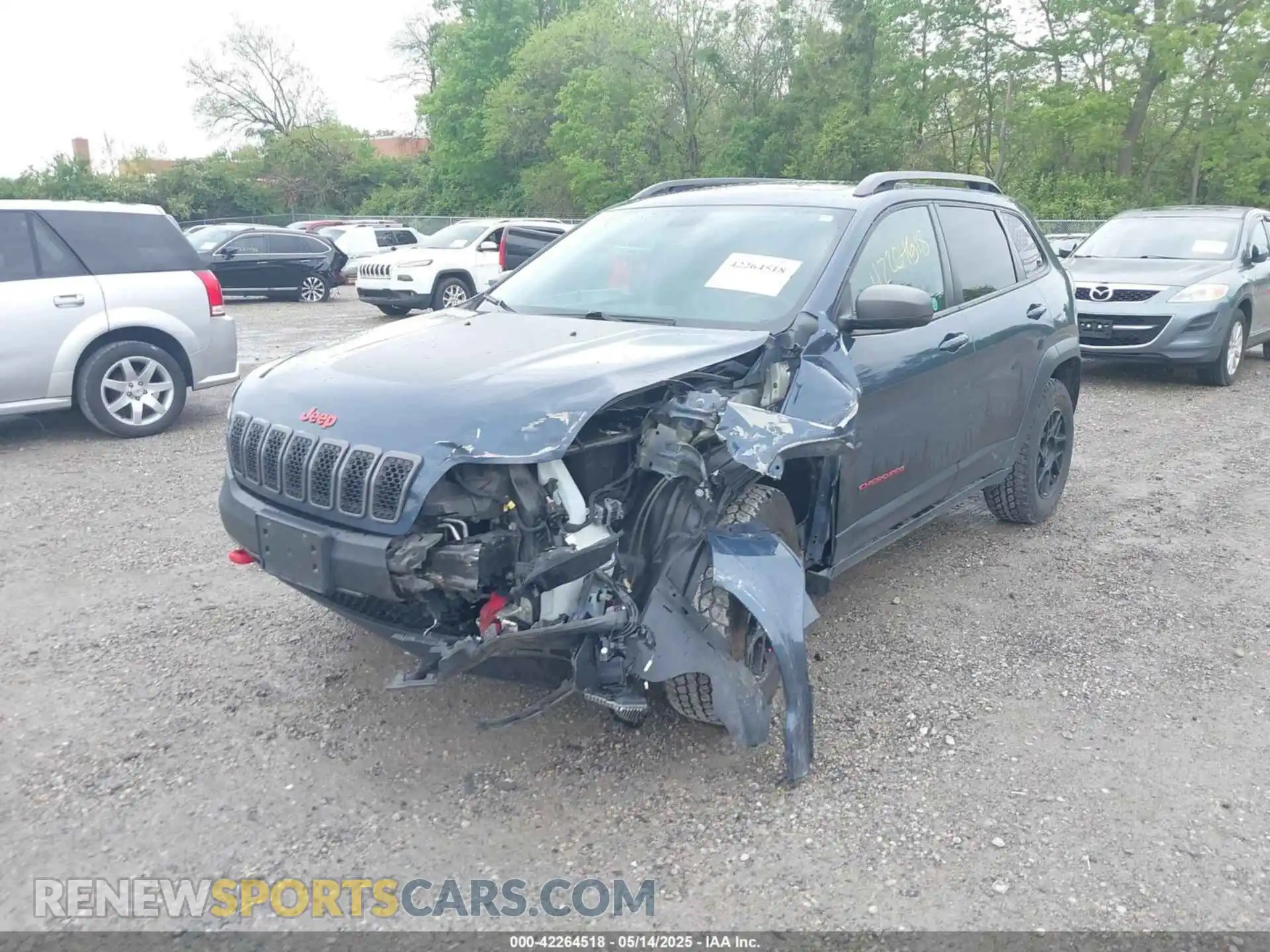2 Photograph of a damaged car 1C4PJMBX1KD364100 JEEP CHEROKEE 2019