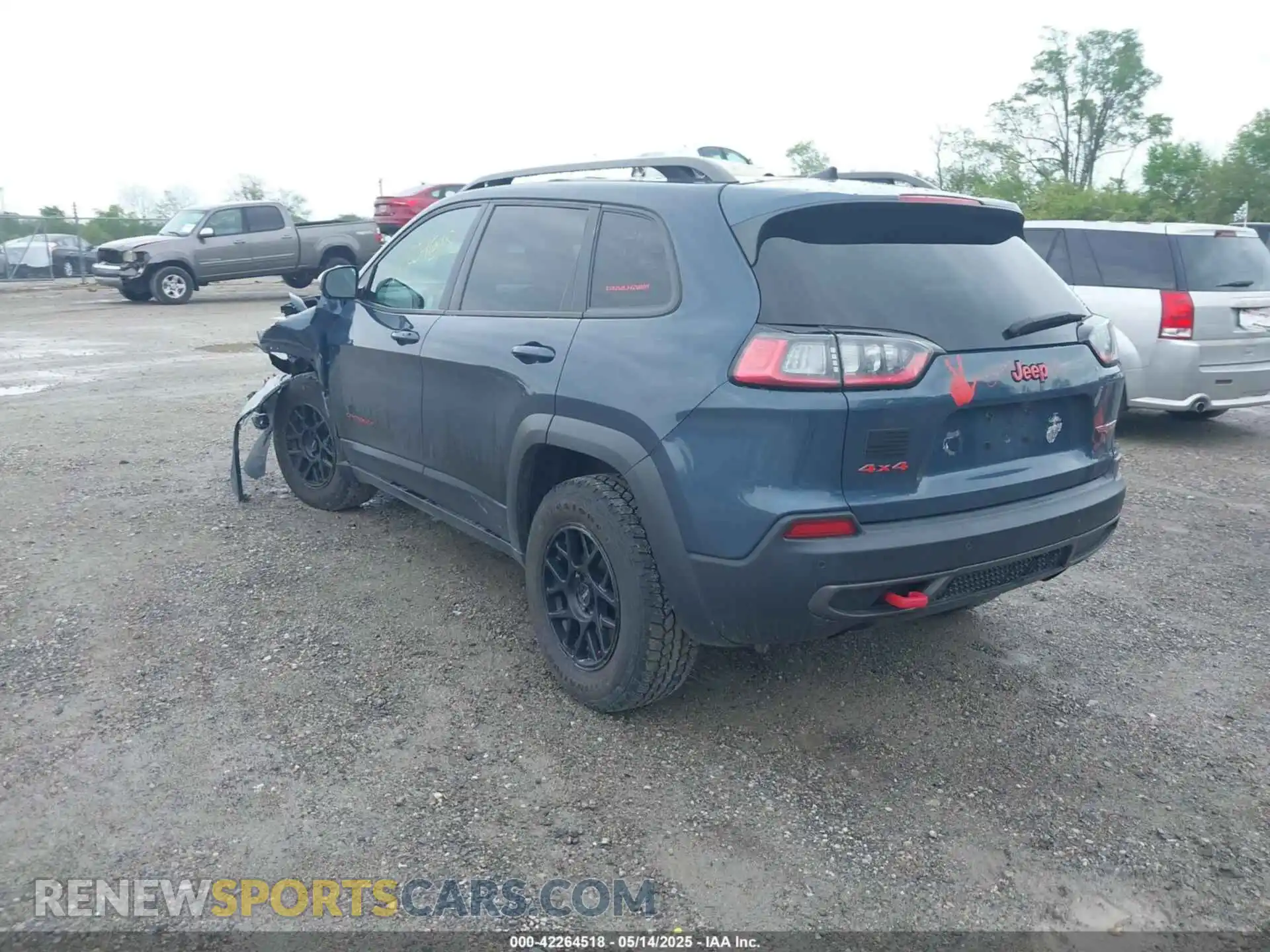 3 Photograph of a damaged car 1C4PJMBX1KD364100 JEEP CHEROKEE 2019