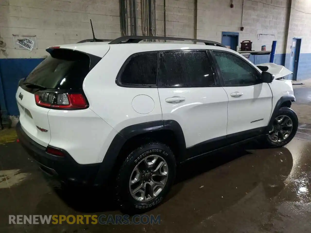 3 Photograph of a damaged car 1C4PJMBX1KD398750 JEEP CHEROKEE 2019