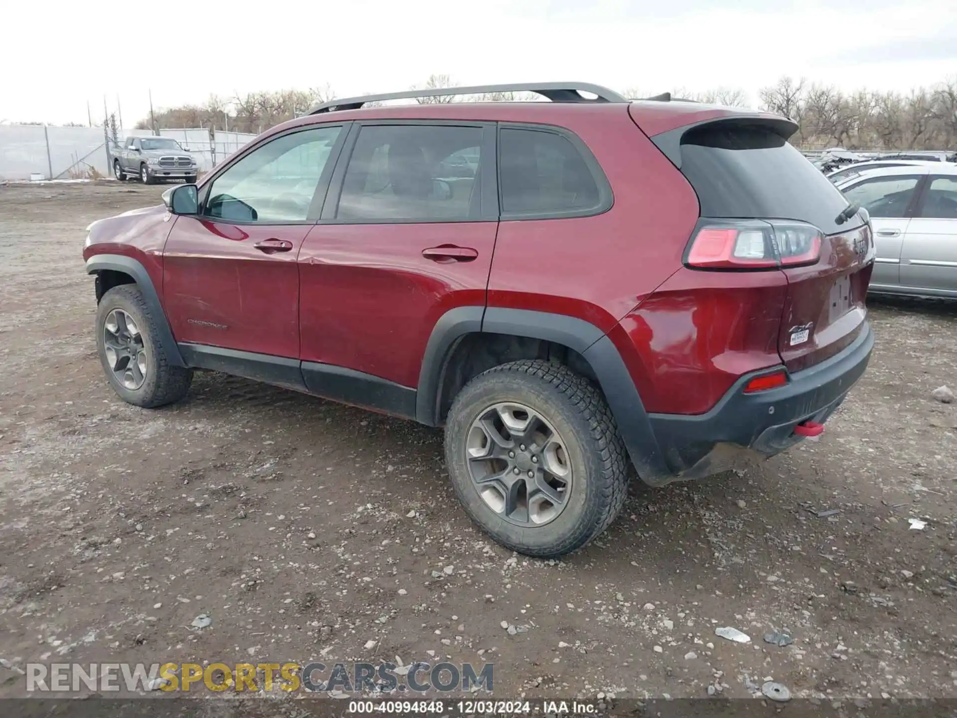 3 Photograph of a damaged car 1C4PJMBX3KD483704 JEEP CHEROKEE 2019