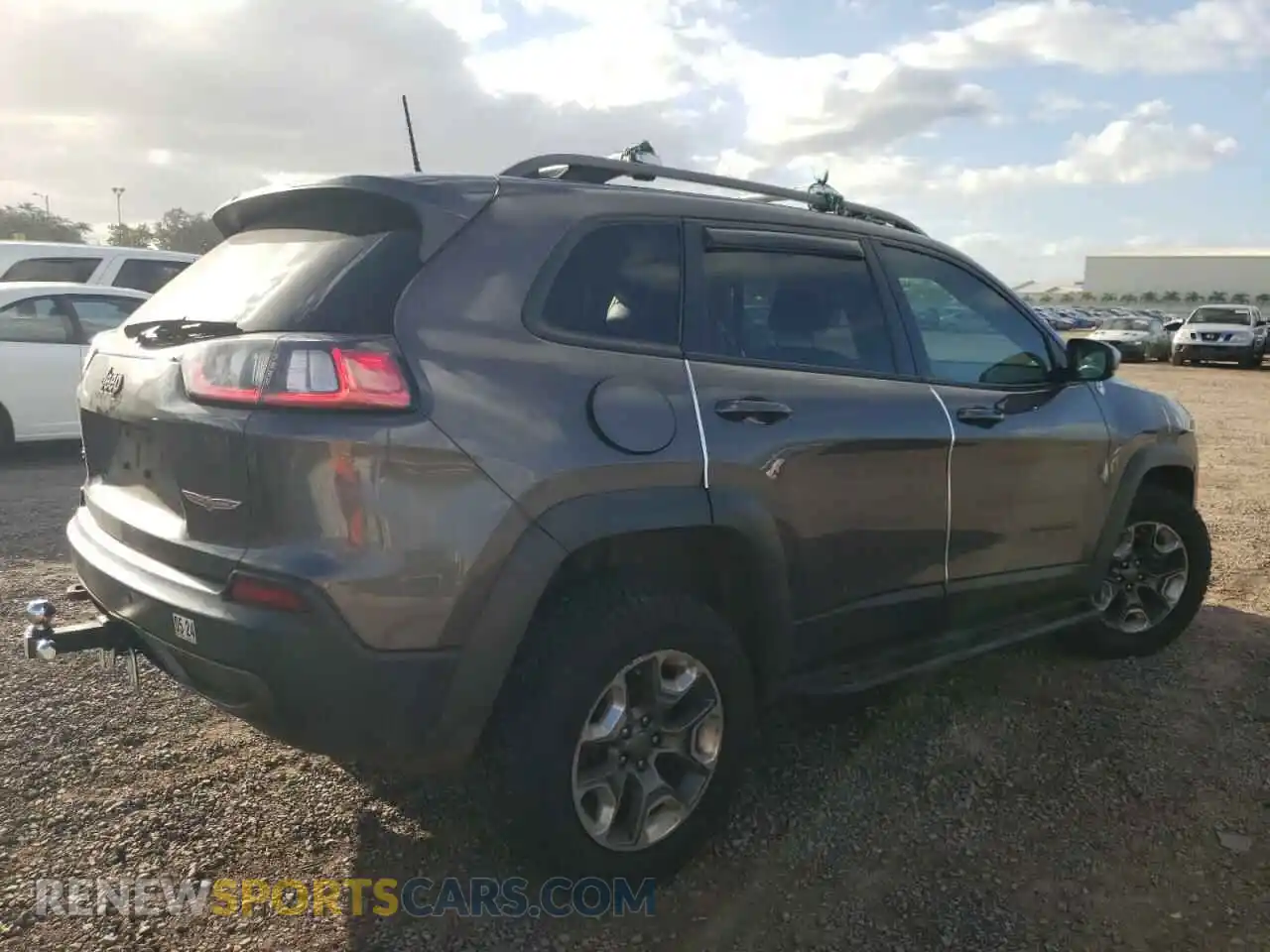 3 Photograph of a damaged car 1C4PJMBX4KD115581 JEEP CHEROKEE 2019
