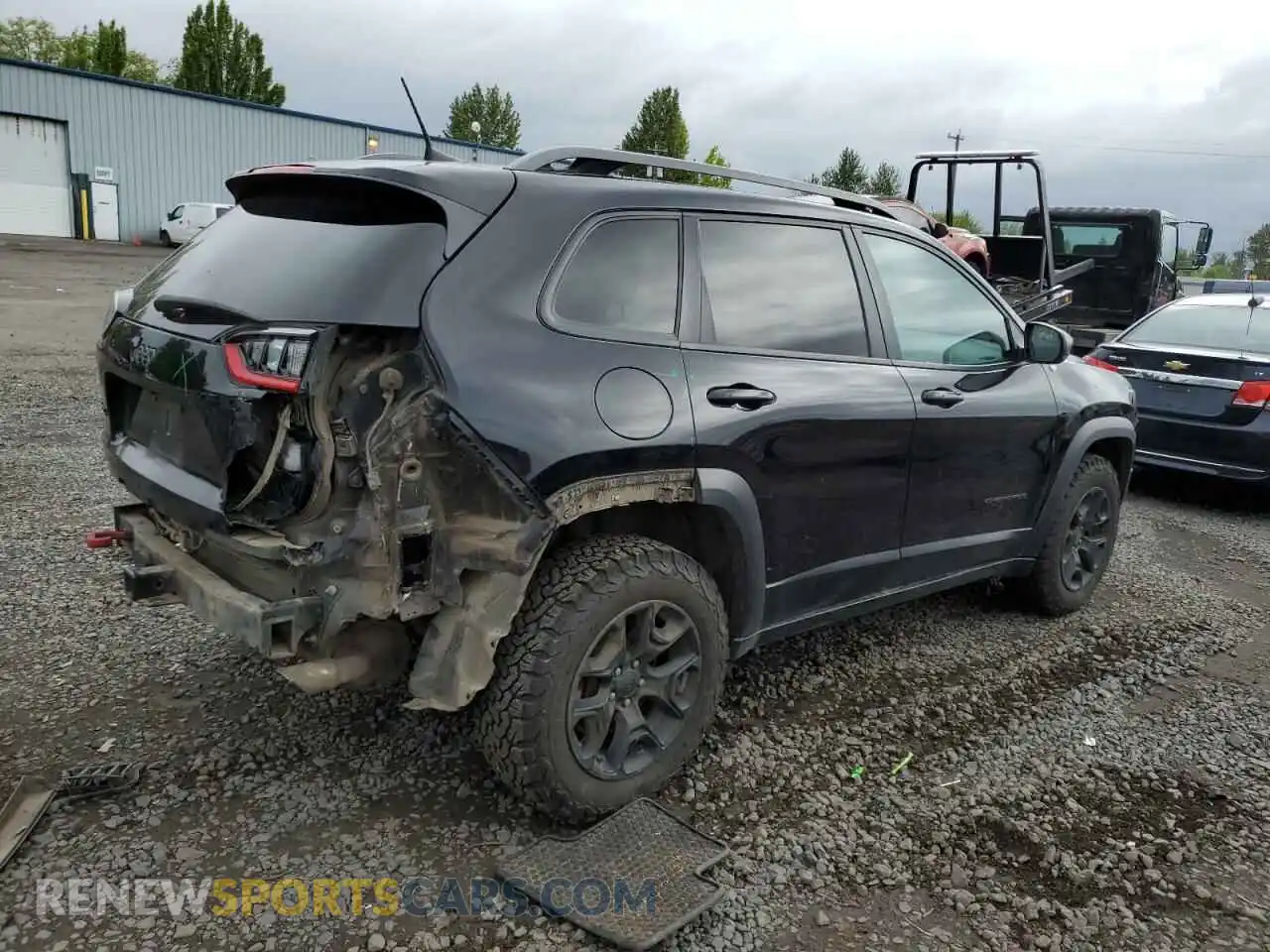 3 Photograph of a damaged car 1C4PJMBX4KD121641 JEEP CHEROKEE 2019