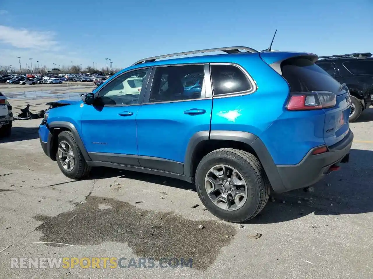 2 Photograph of a damaged car 1C4PJMBX7KD274613 JEEP CHEROKEE 2019