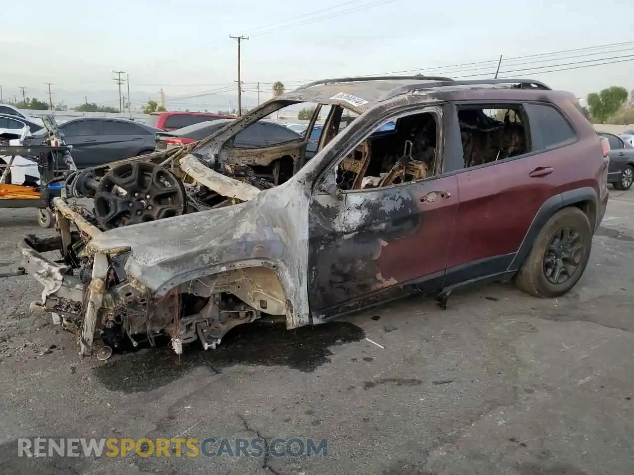 1 Photograph of a damaged car 1C4PJMBX7KD472656 JEEP CHEROKEE 2019