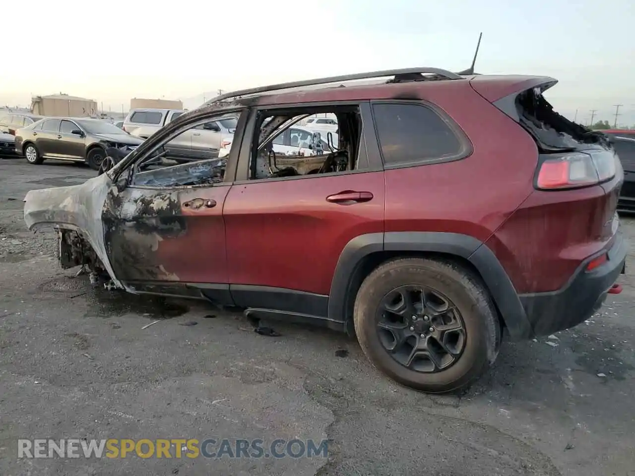 2 Photograph of a damaged car 1C4PJMBX7KD472656 JEEP CHEROKEE 2019