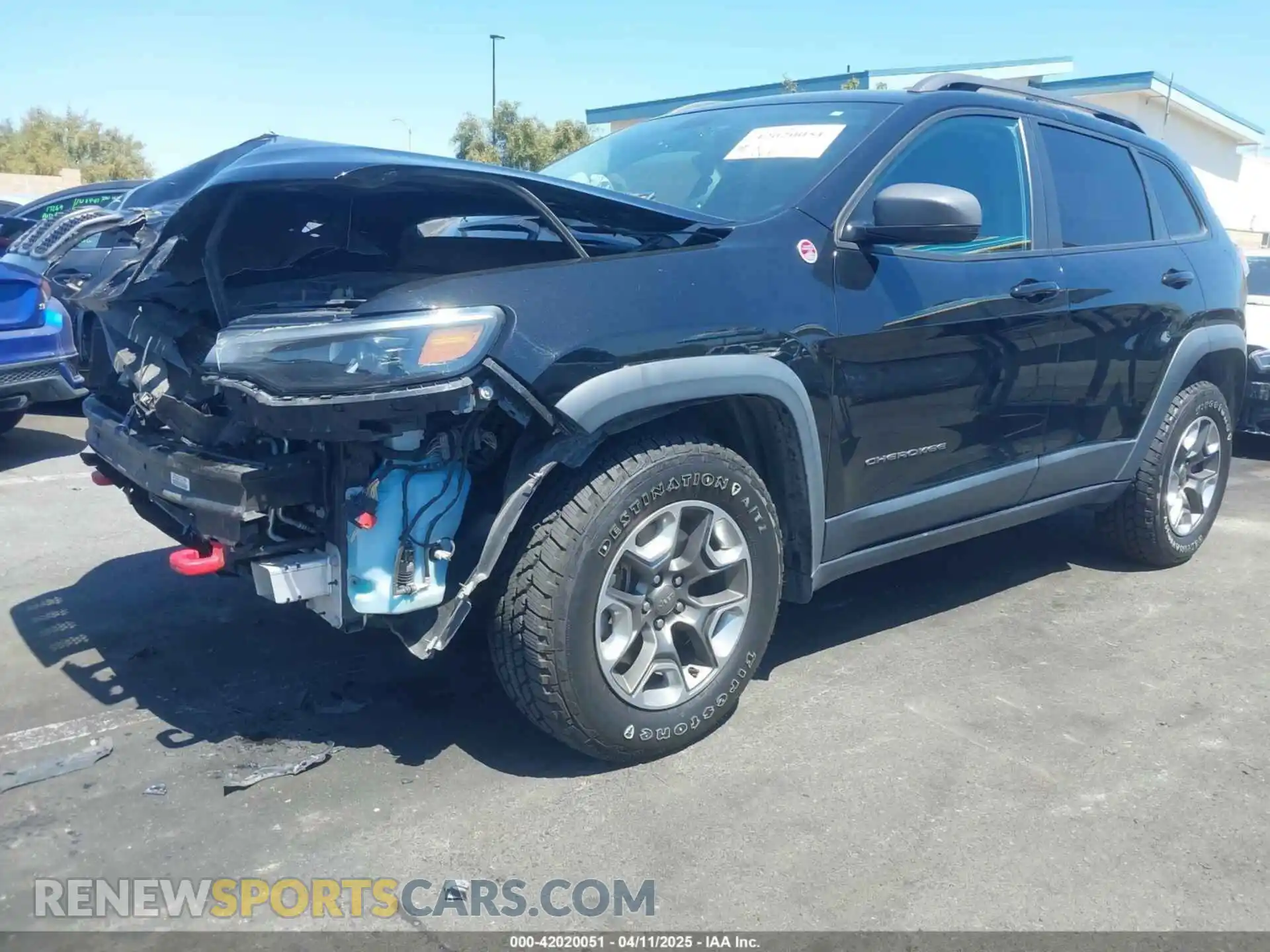 2 Photograph of a damaged car 1C4PJMBXXKD433284 JEEP CHEROKEE 2019