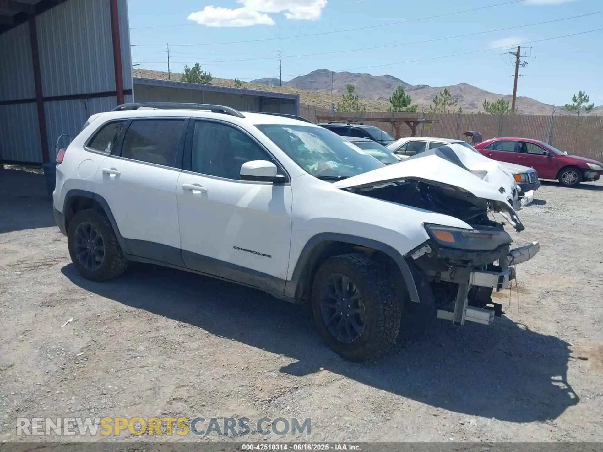 1 Фотография поврежденного автомобиля 1C4PJMCB0KD161976 JEEP CHEROKEE 2019