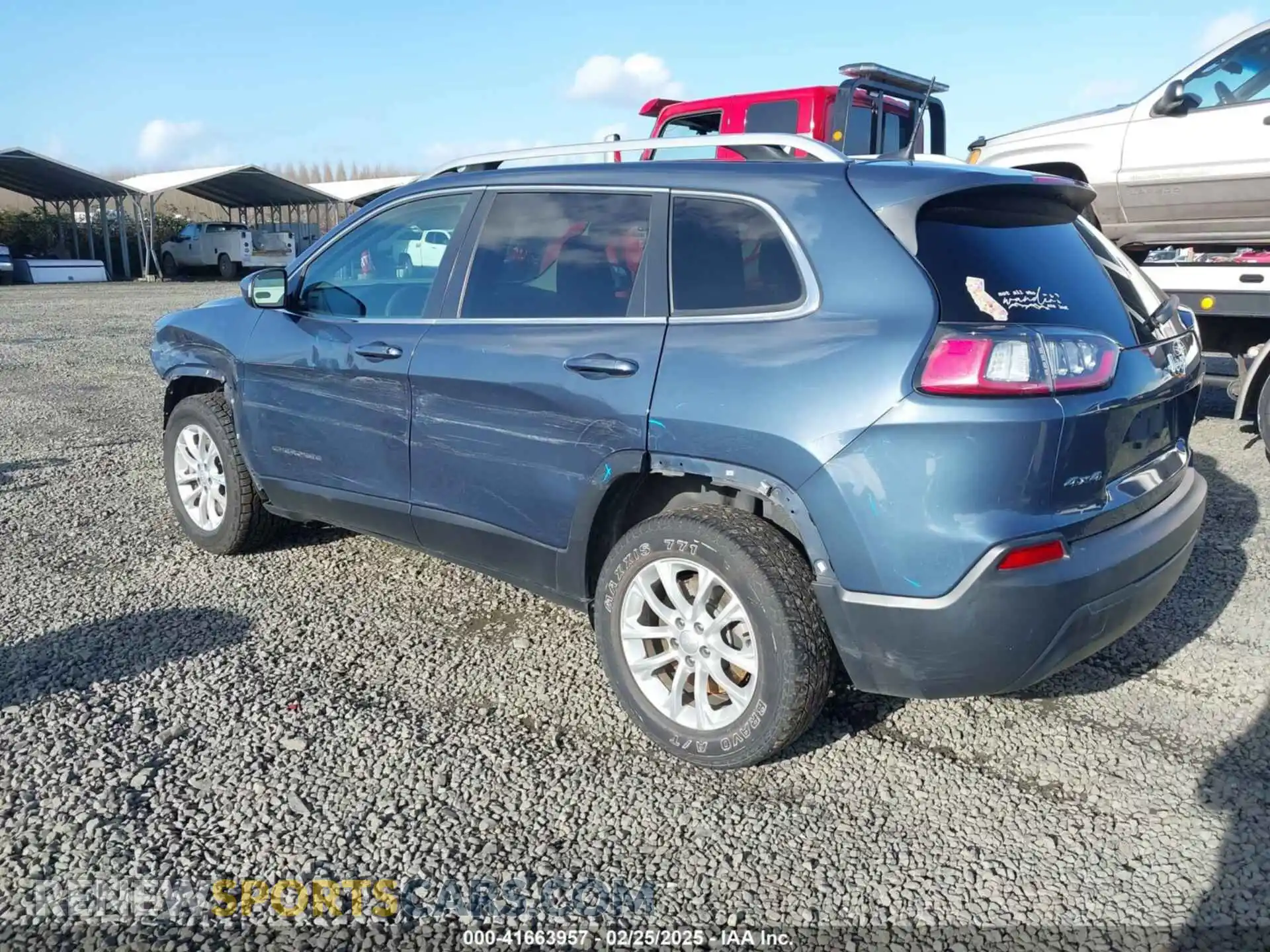 3 Photograph of a damaged car 1C4PJMCB1KD453801 JEEP CHEROKEE 2019