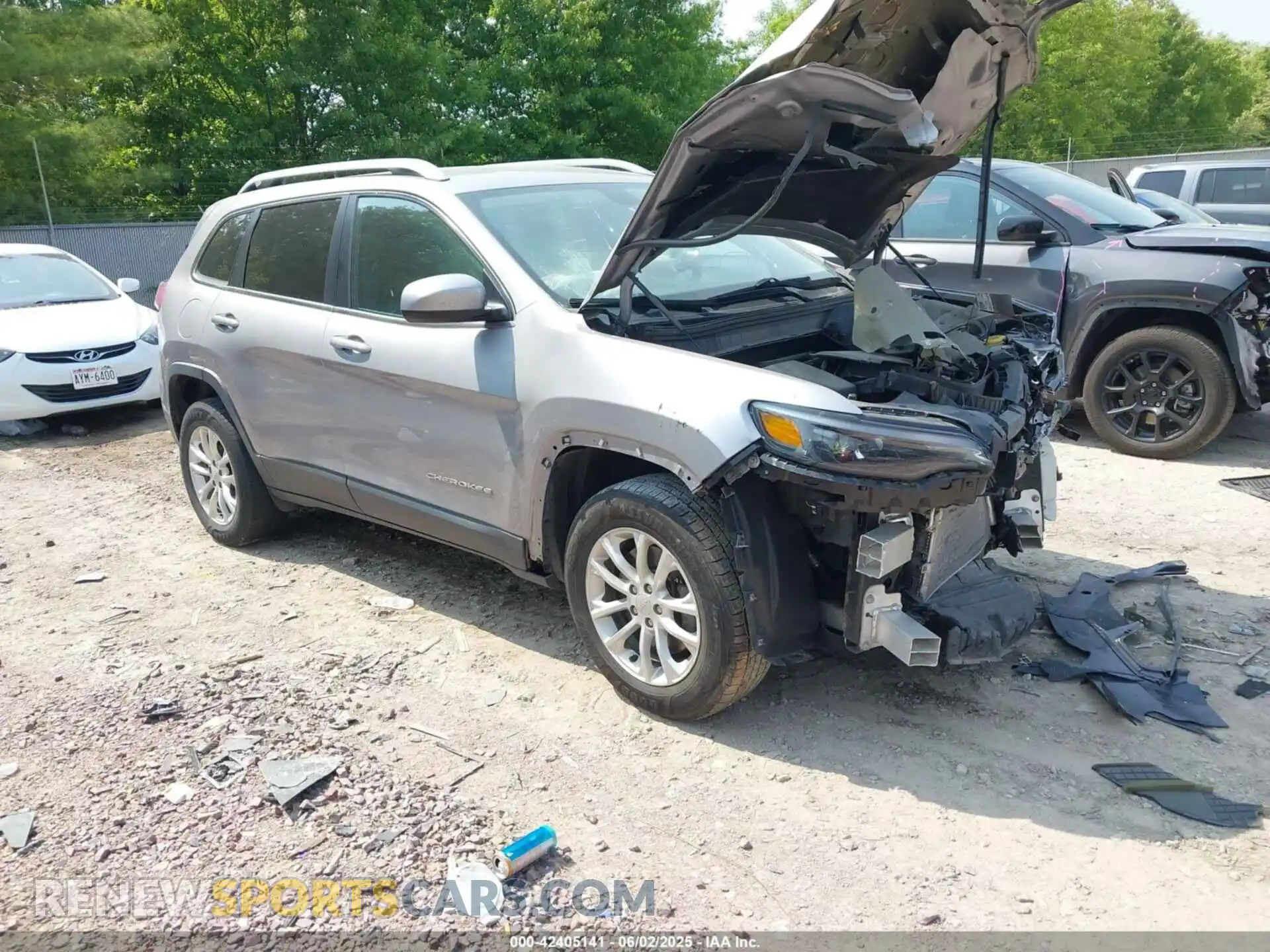 1 Photograph of a damaged car 1C4PJMCB2KD394337 JEEP CHEROKEE 2019