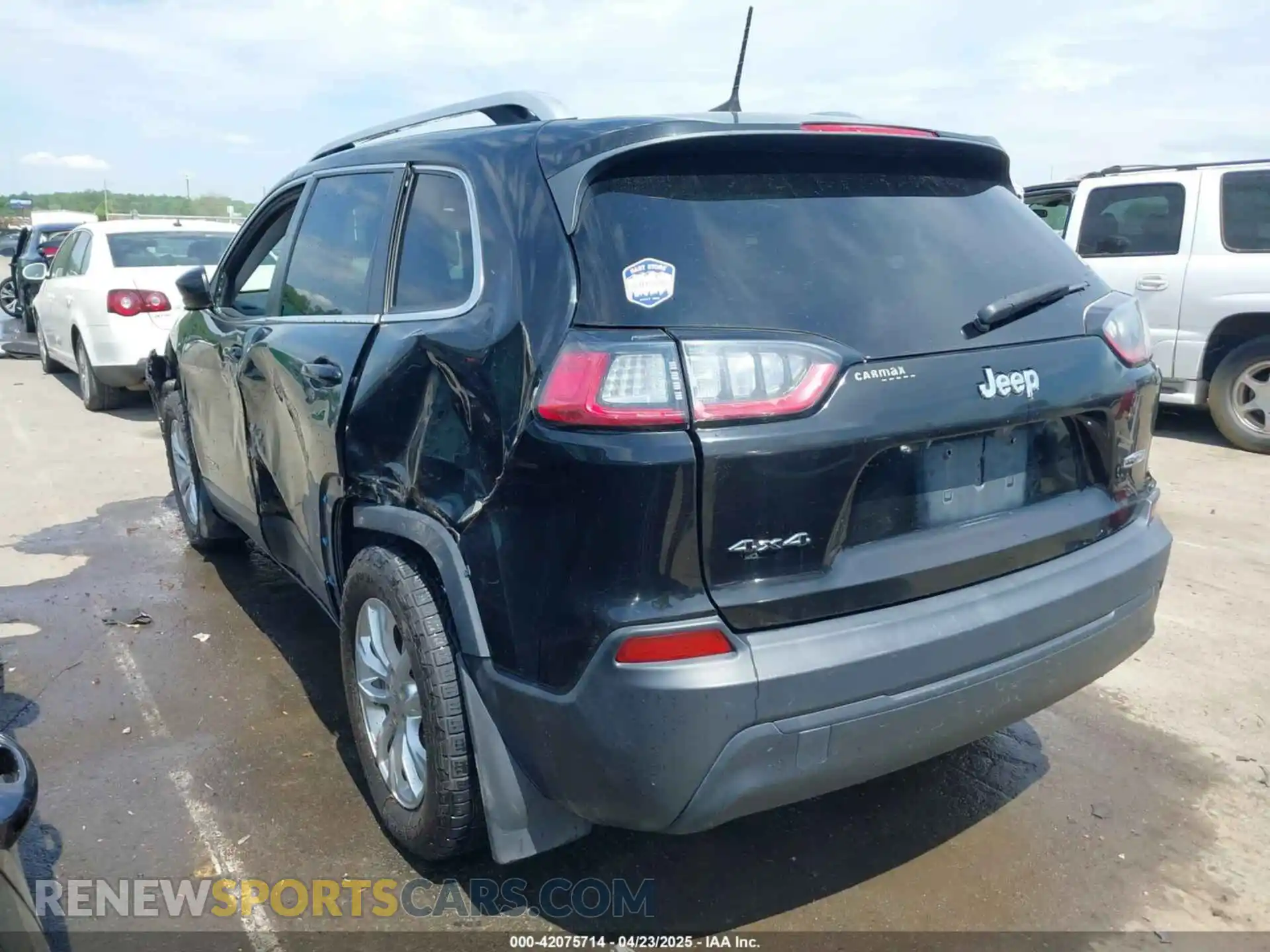 3 Фотография поврежденного автомобиля 1C4PJMCB2KD489920 JEEP CHEROKEE 2019