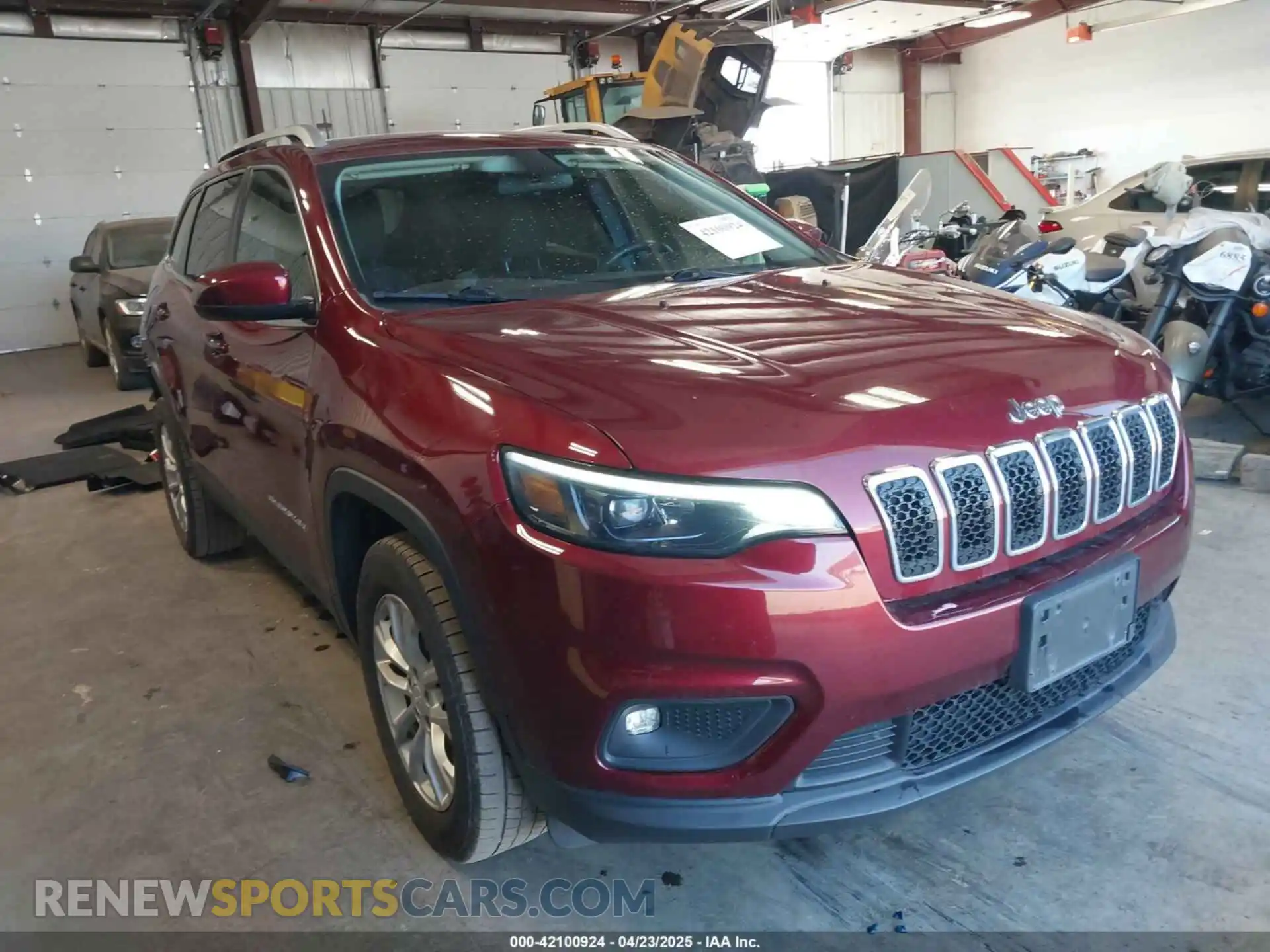 1 Photograph of a damaged car 1C4PJMCB7KD127453 JEEP CHEROKEE 2019