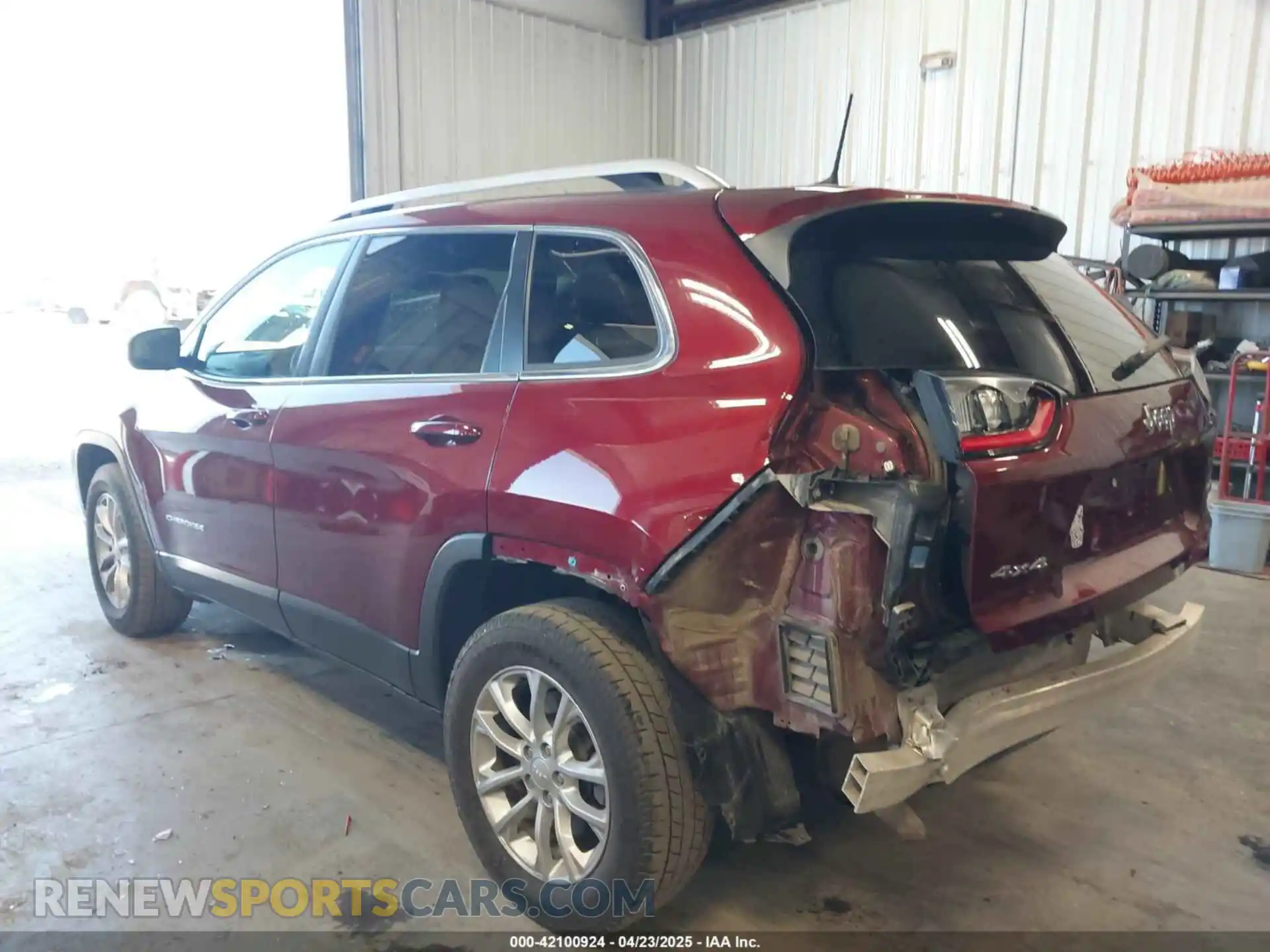 3 Photograph of a damaged car 1C4PJMCB7KD127453 JEEP CHEROKEE 2019