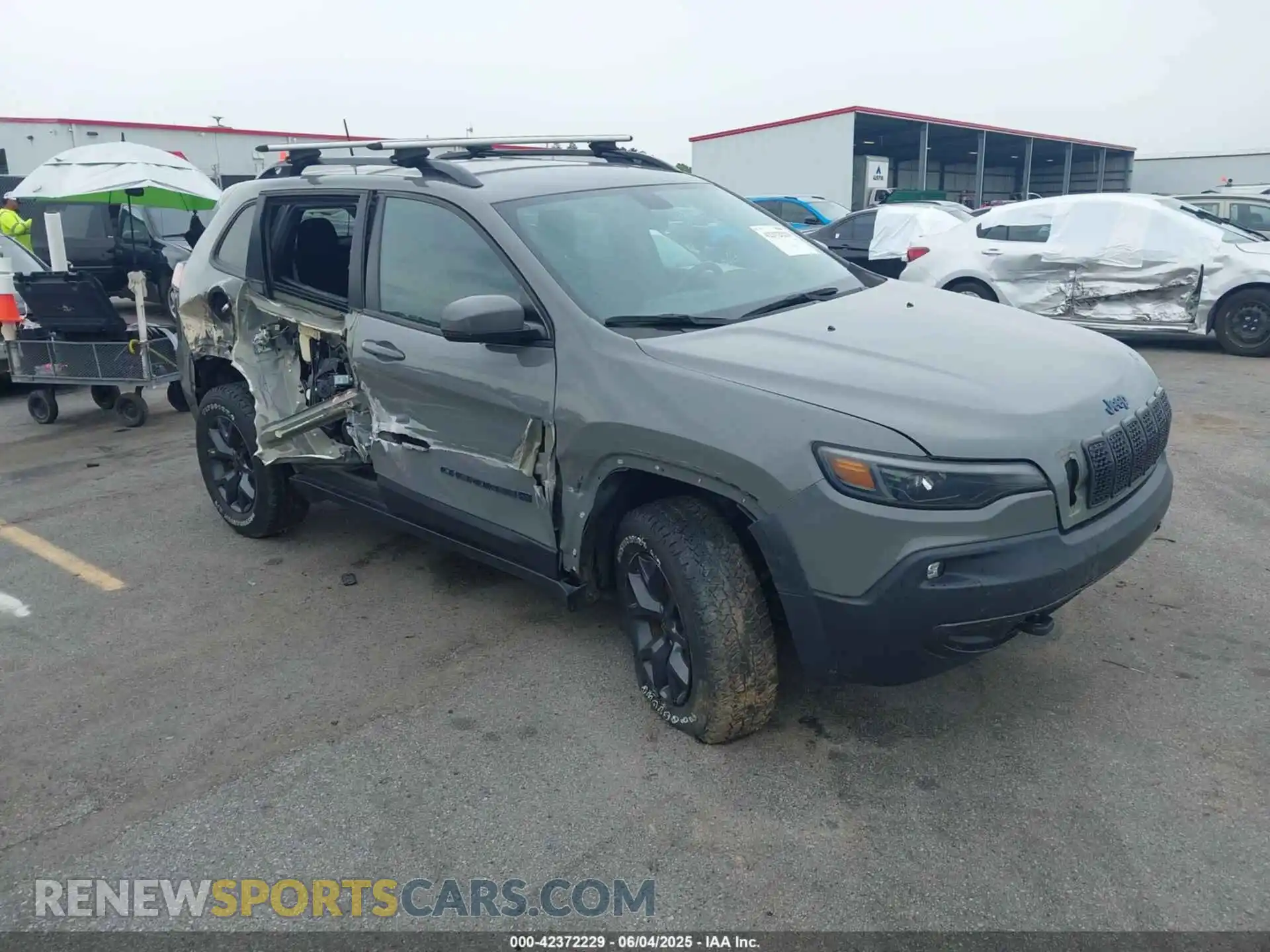 1 Photograph of a damaged car 1C4PJMCX3KD448868 JEEP CHEROKEE 2019