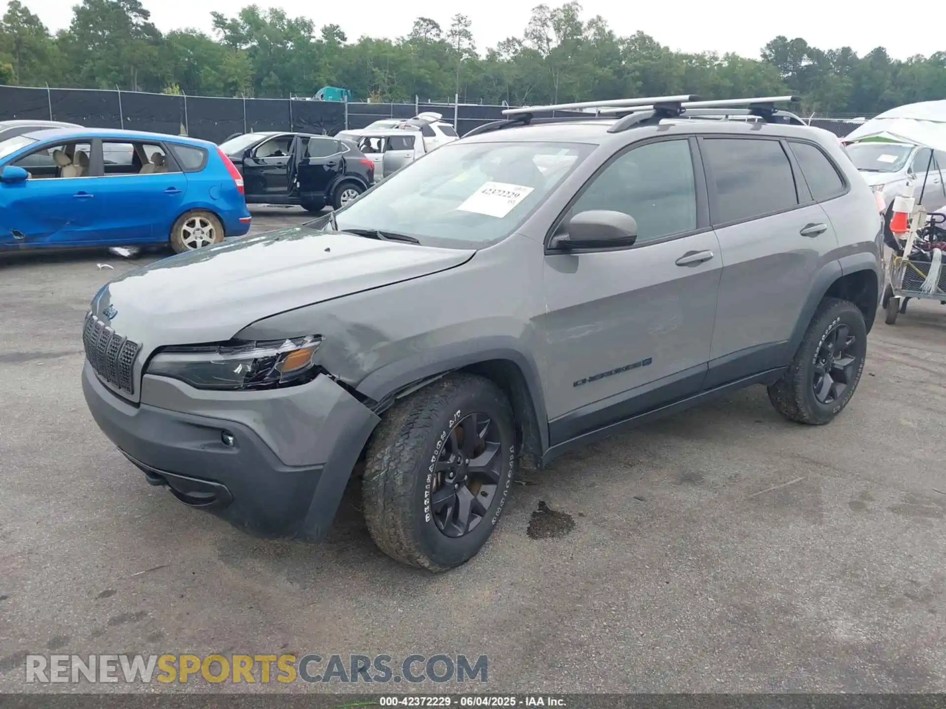 2 Photograph of a damaged car 1C4PJMCX3KD448868 JEEP CHEROKEE 2019