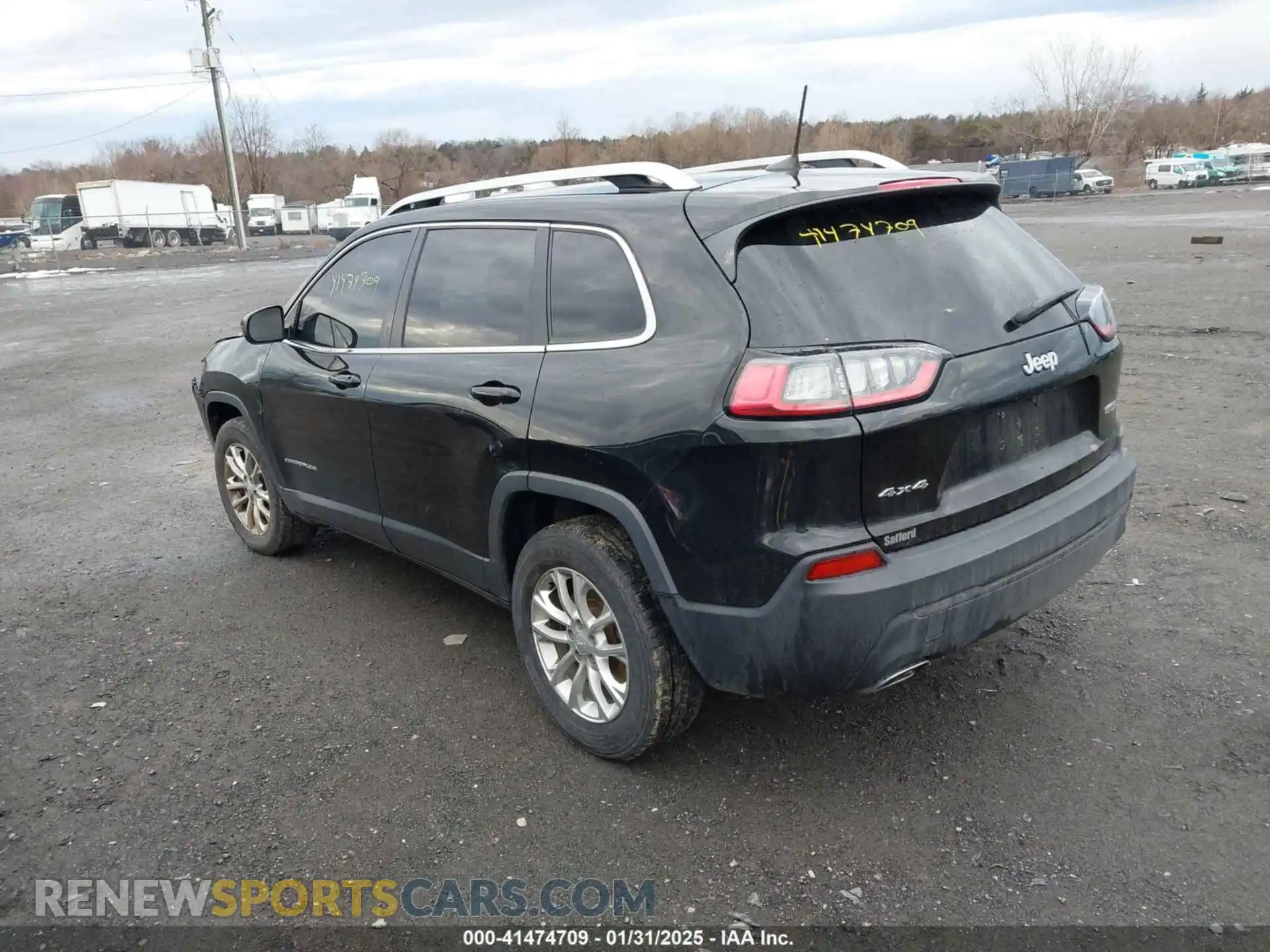 3 Photograph of a damaged car 1C4PJMCX7KD230450 JEEP CHEROKEE 2019