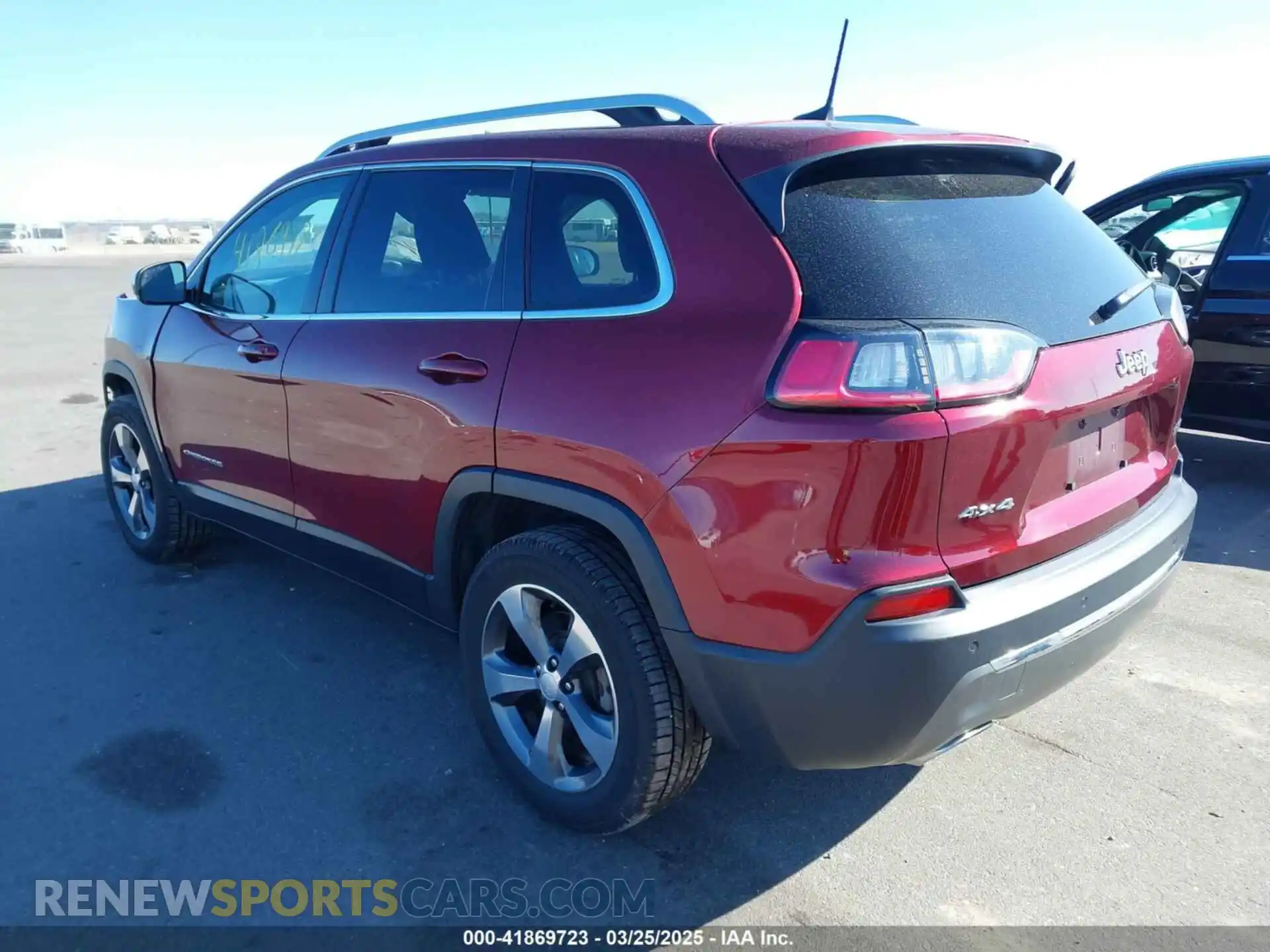 3 Photograph of a damaged car 1C4PJMDX0KD309375 JEEP CHEROKEE 2019