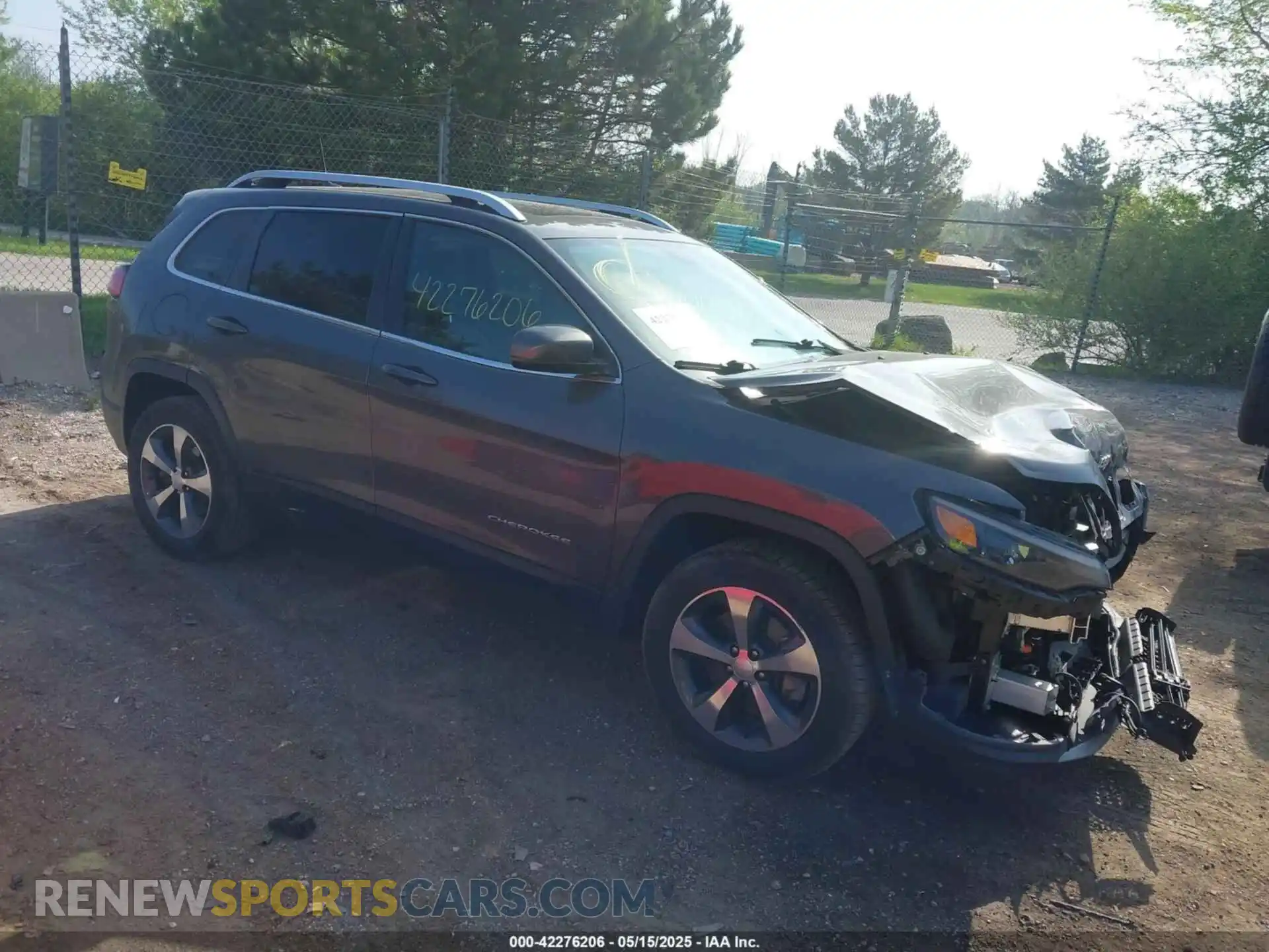 1 Photograph of a damaged car 1C4PJMDX2KD463523 JEEP CHEROKEE 2019