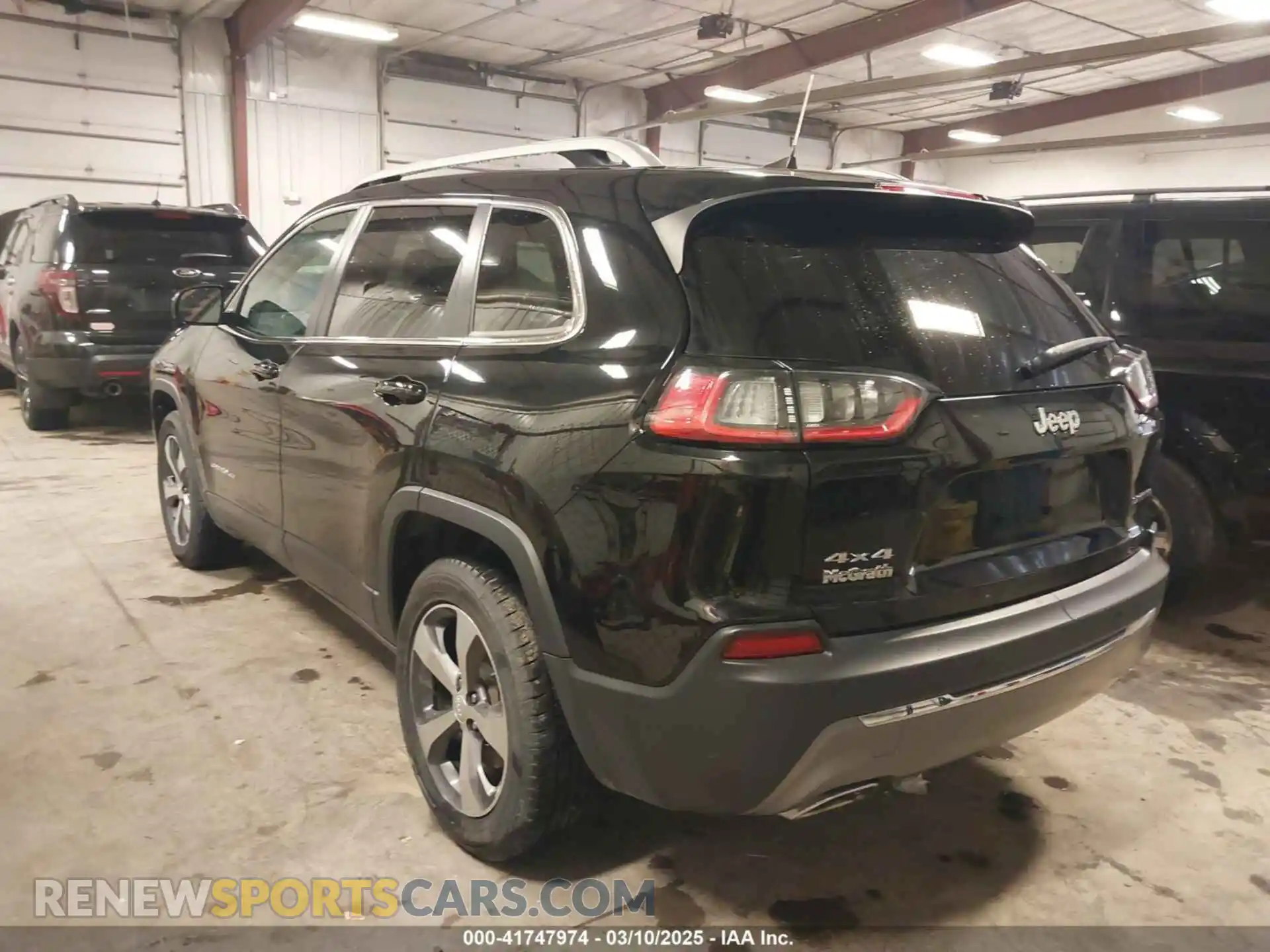3 Photograph of a damaged car 1C4PJMDX3KD447038 JEEP CHEROKEE 2019
