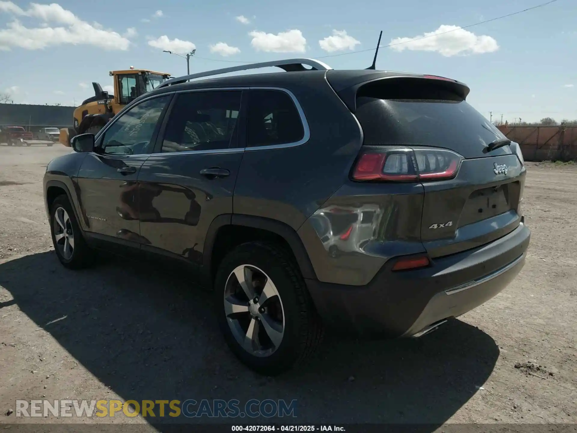 3 Photograph of a damaged car 1C4PJMDX5KD250730 JEEP CHEROKEE 2019