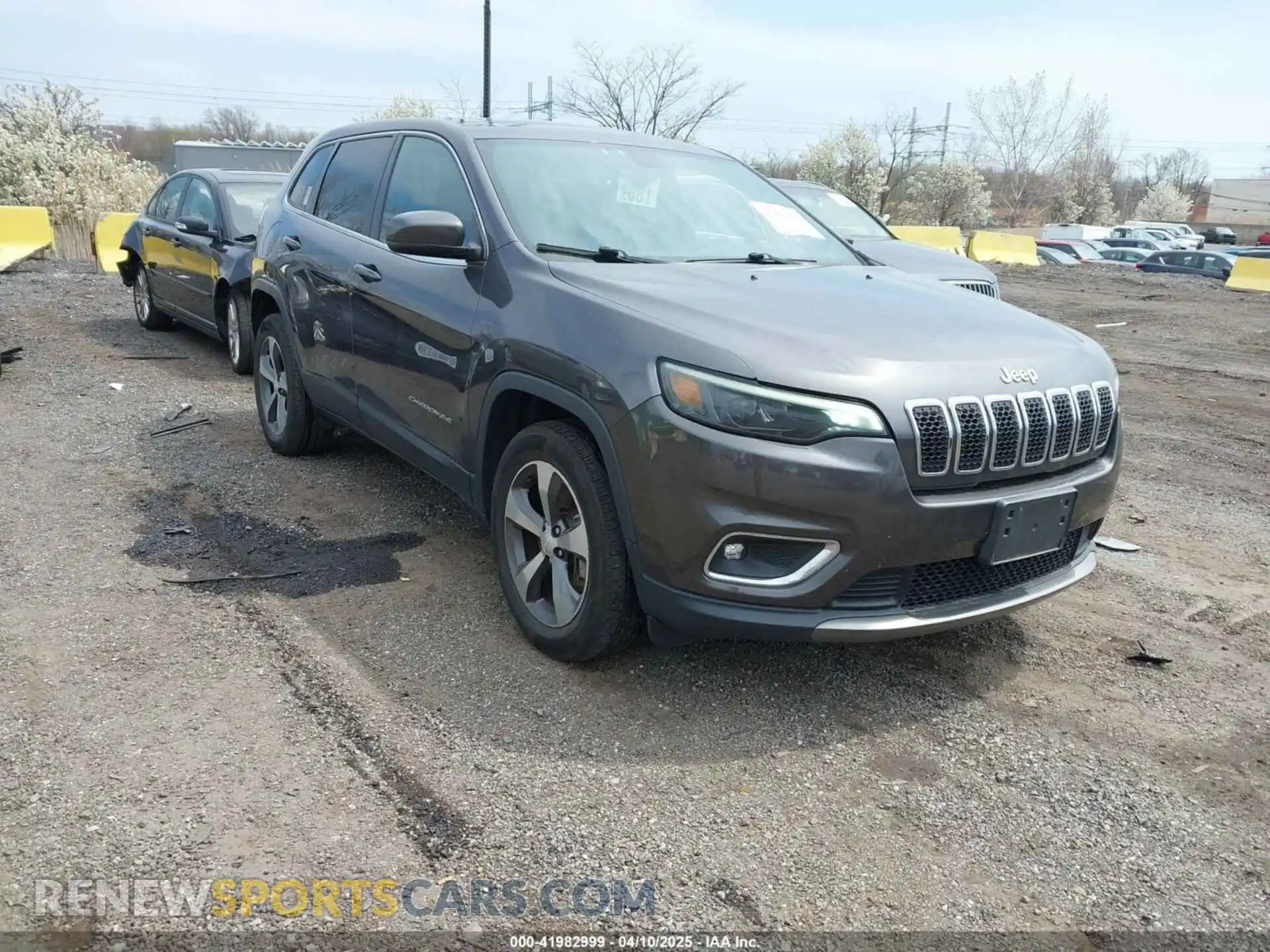 1 Photograph of a damaged car 1C4PJMDX6KD156310 JEEP CHEROKEE 2019