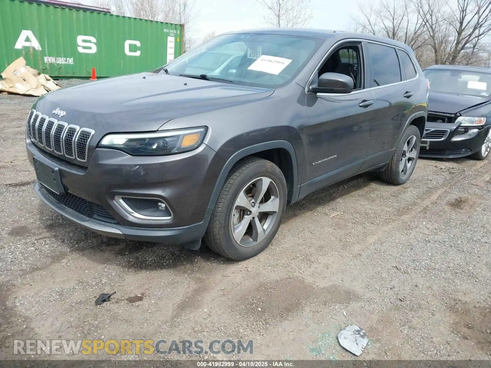2 Photograph of a damaged car 1C4PJMDX6KD156310 JEEP CHEROKEE 2019