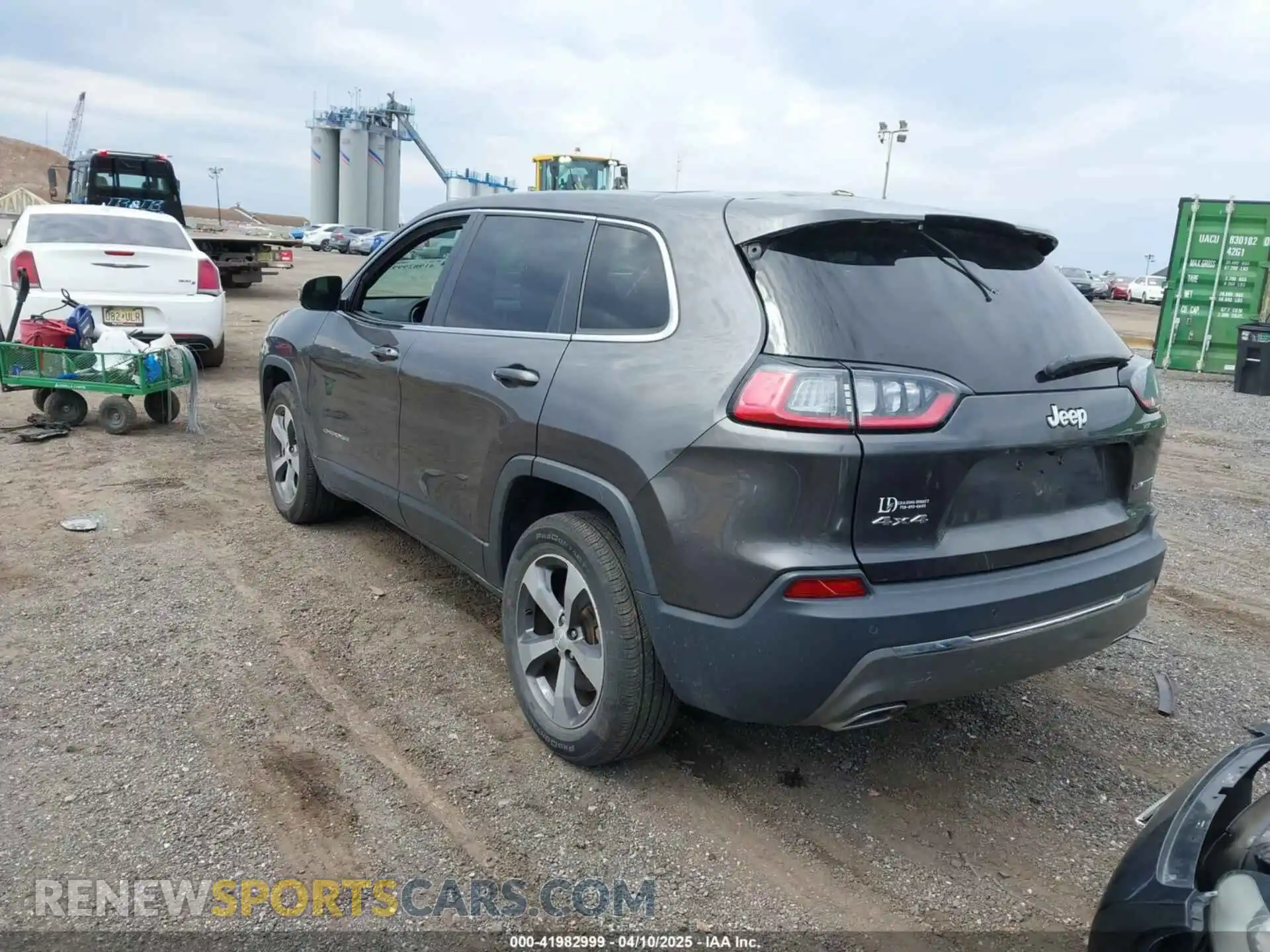 3 Photograph of a damaged car 1C4PJMDX6KD156310 JEEP CHEROKEE 2019