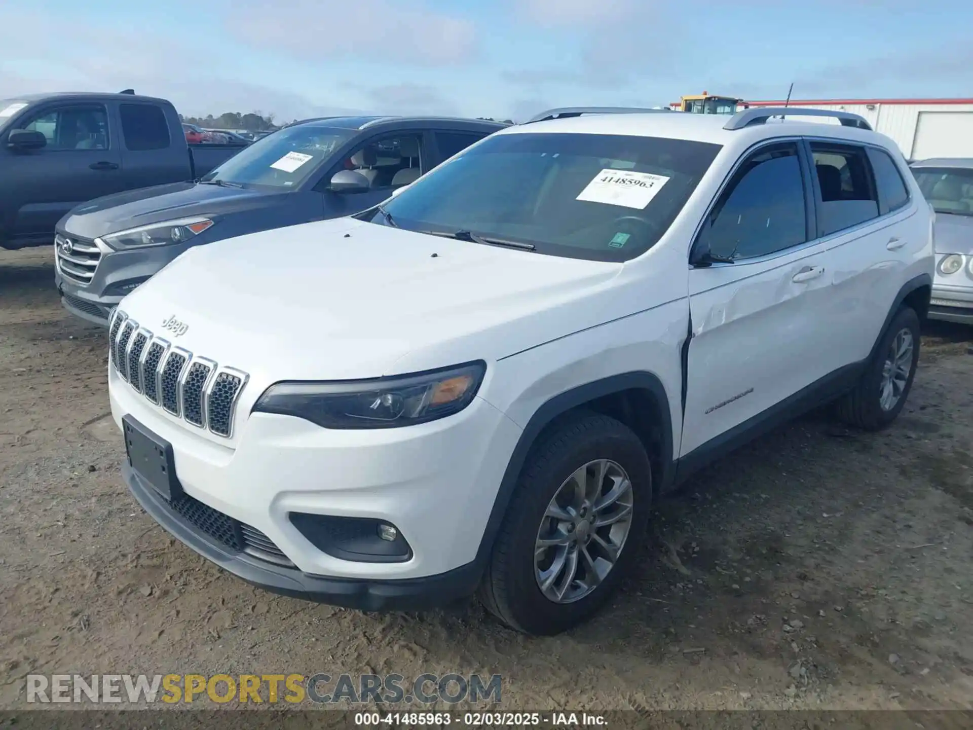 2 Photograph of a damaged car 1C4PJMLB0KD105309 JEEP CHEROKEE 2019
