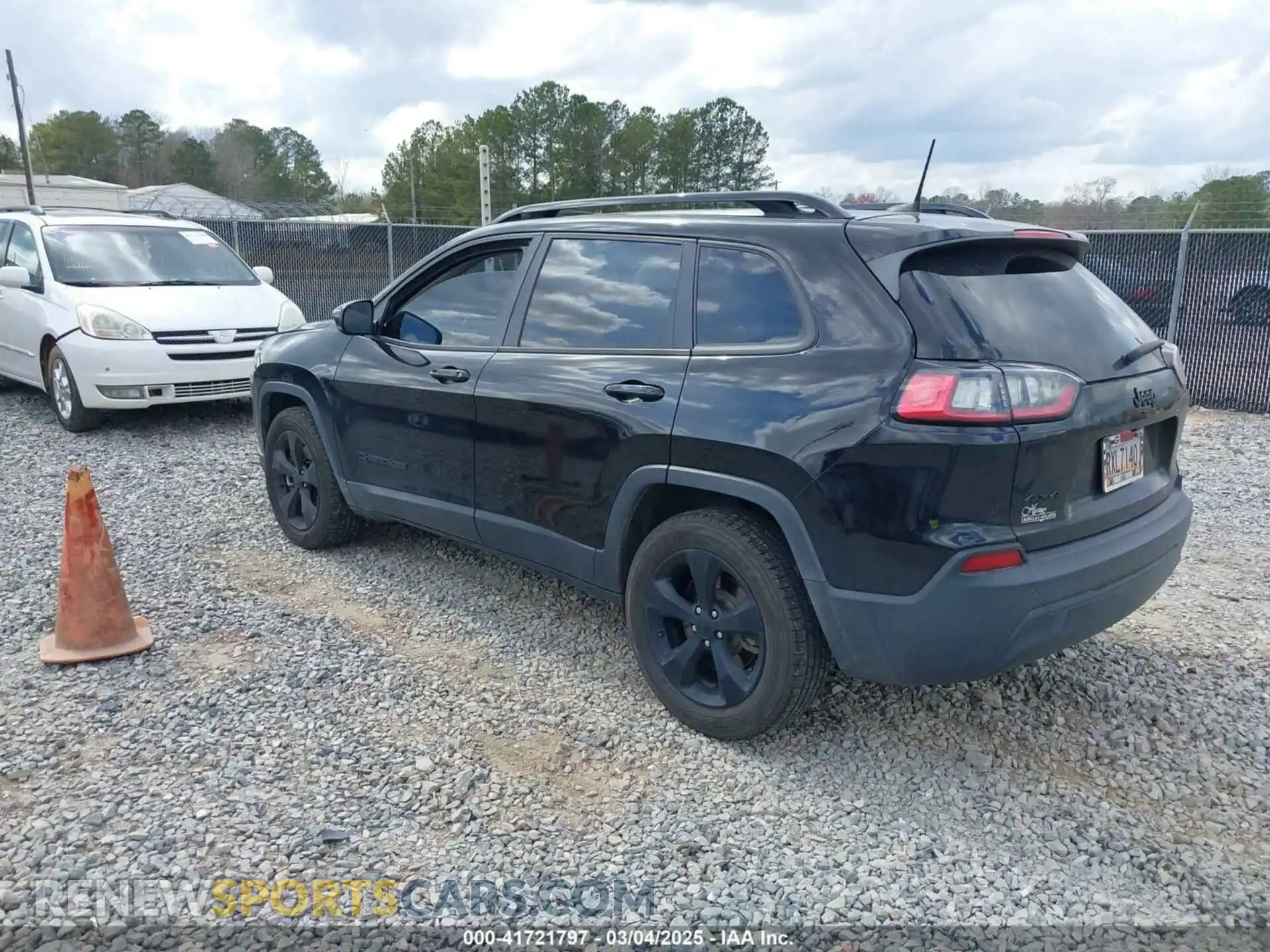 3 Photograph of a damaged car 1C4PJMLB0KD291790 JEEP CHEROKEE 2019